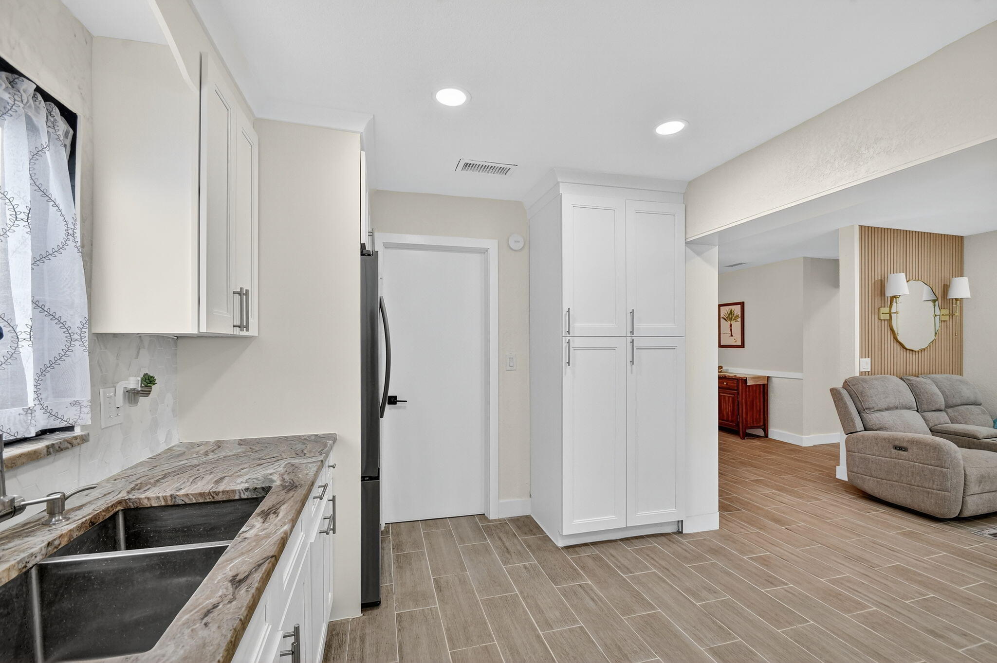 5008 Parker Avenue Property Photo 11