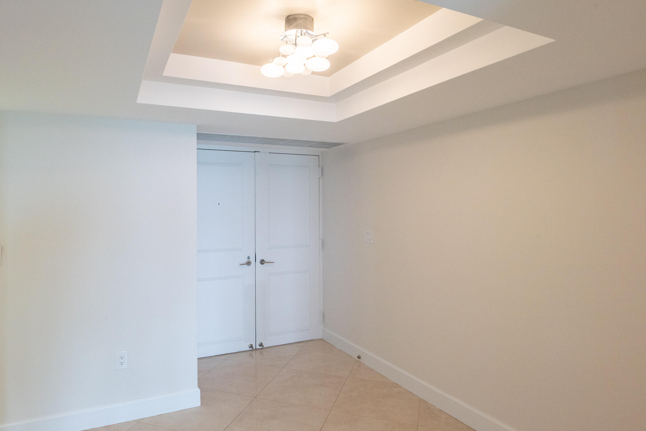 5070 N Ocean Drive 10a Property Photo 3