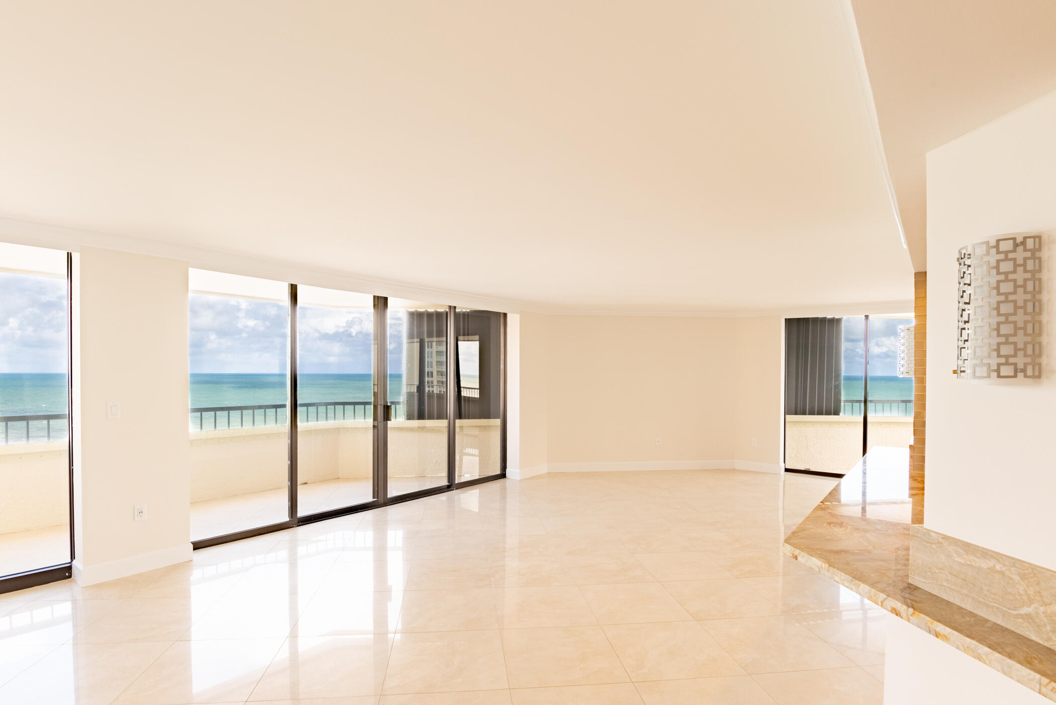 5070 N Ocean Drive 10a Property Photo 6
