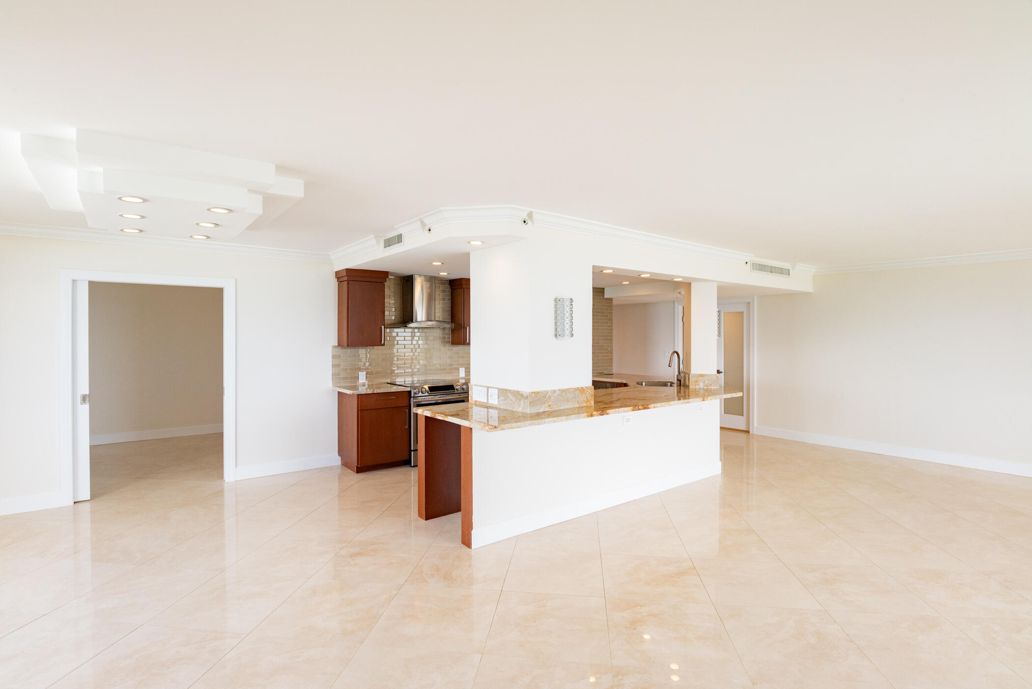 5070 N Ocean Drive 10a Property Photo 10