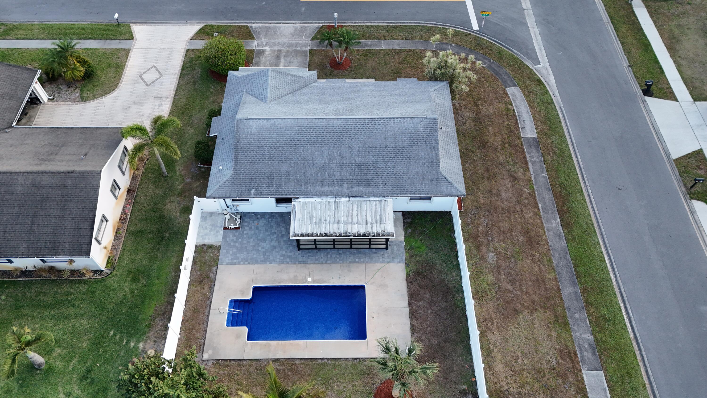 2490 4th Place Property Photo 6