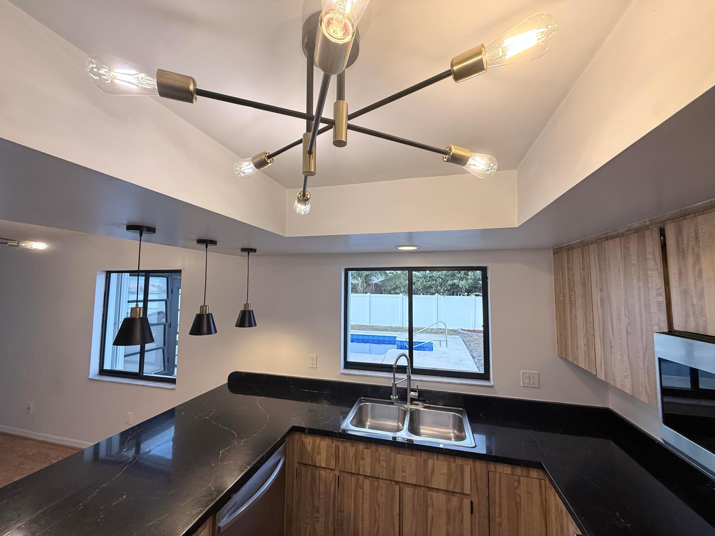 2490 4th Place Property Photo 10