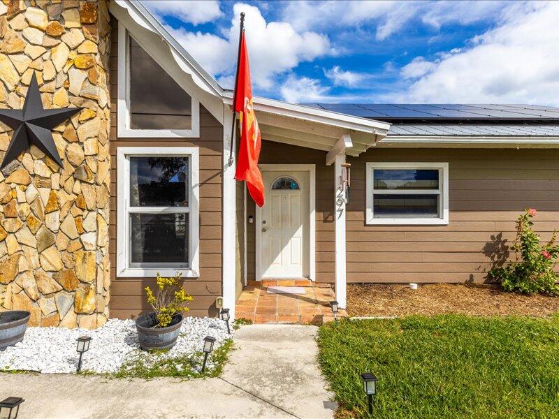 1297 Se Floresta Drive Property Photo 3