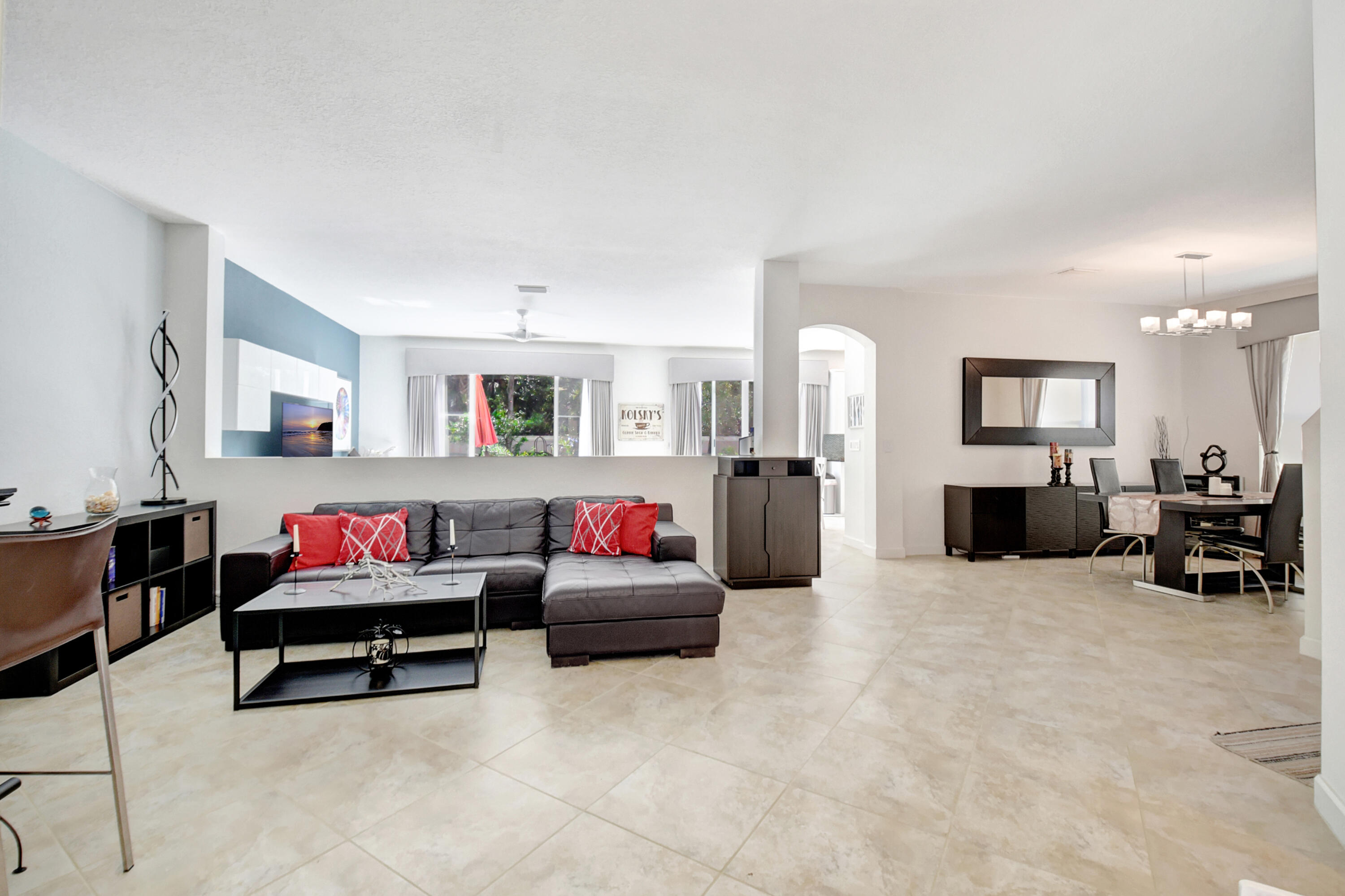 4598 Capital Drive Property Photo 3