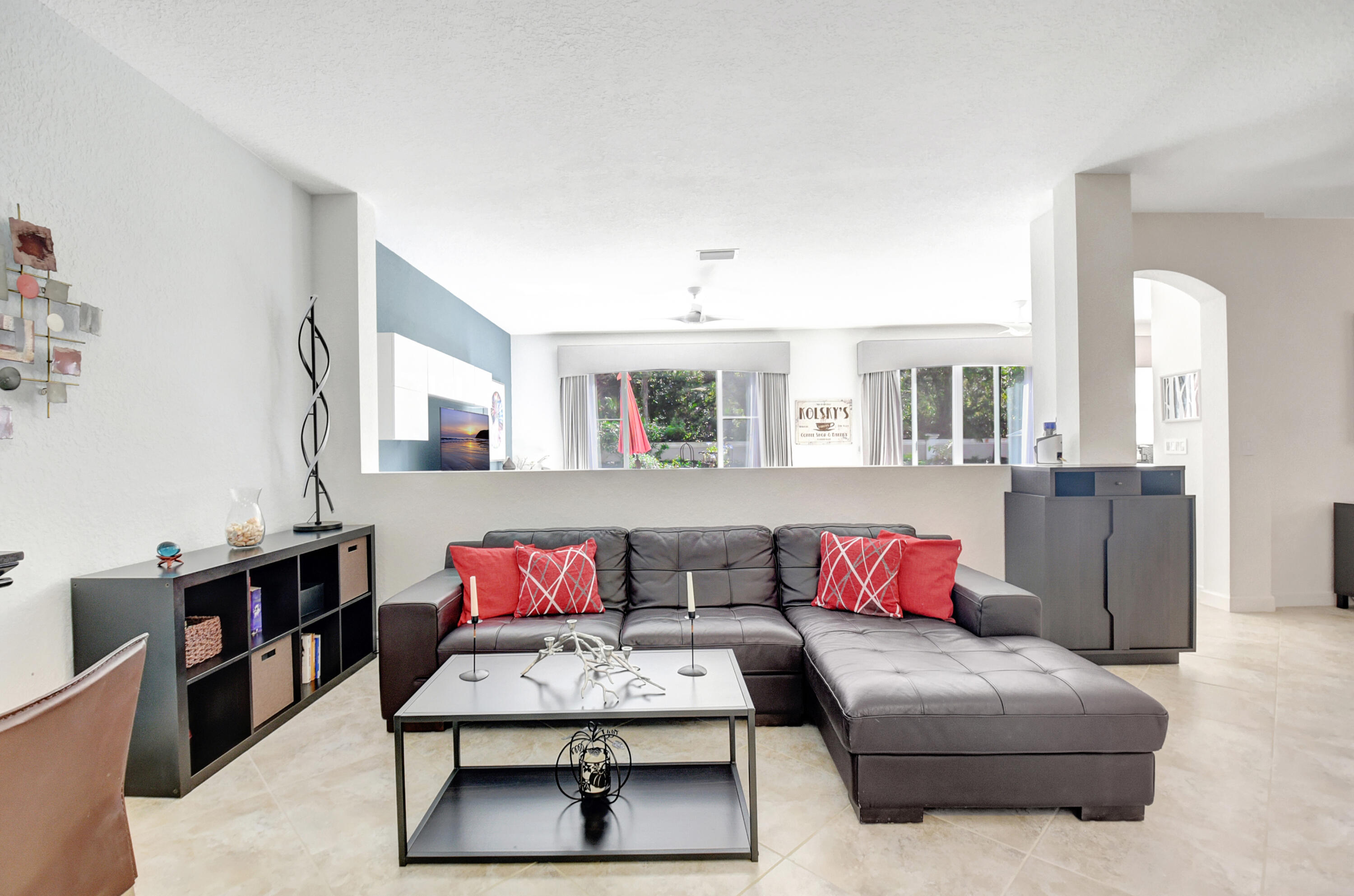 4598 Capital Drive Property Photo 4