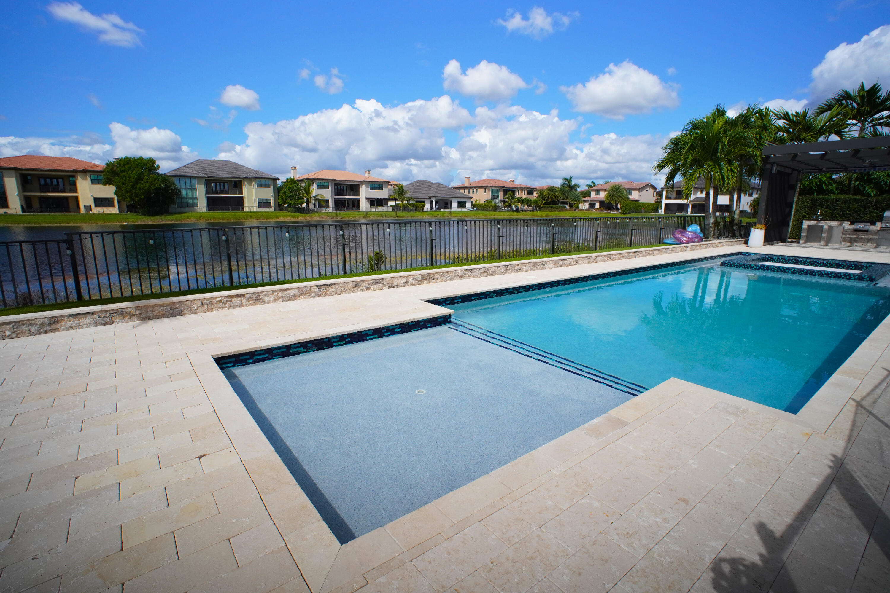 8965 Watercrest Circle E Property Photo 1