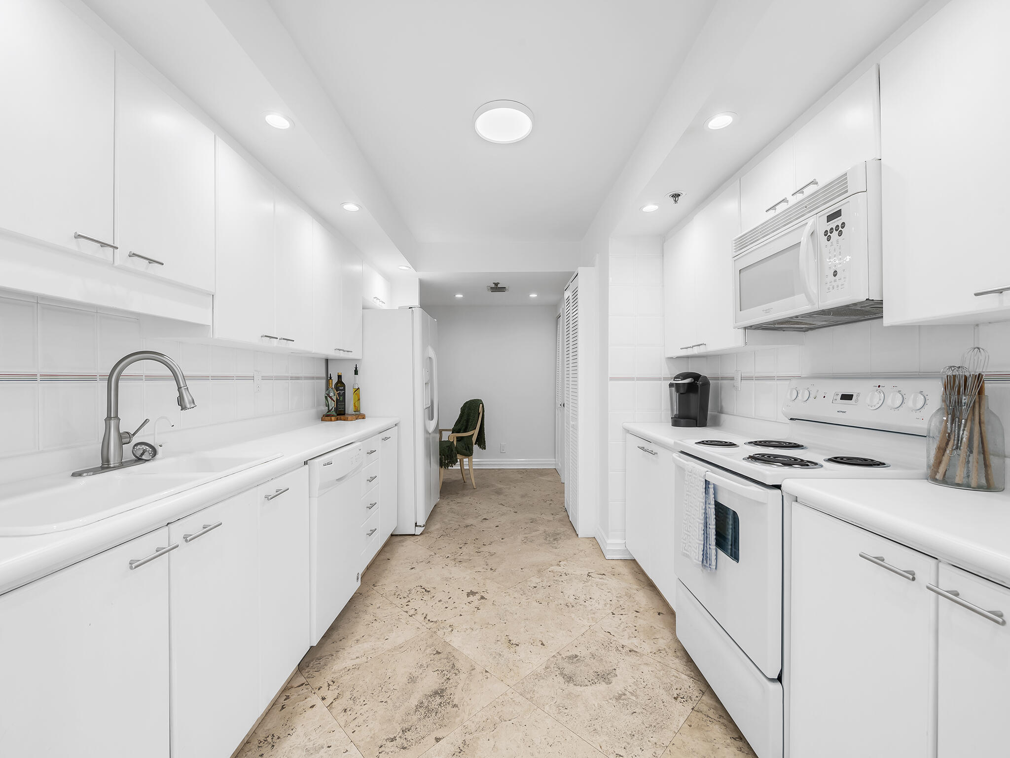 2917 S Ocean Boulevard 304 Property Photo 10