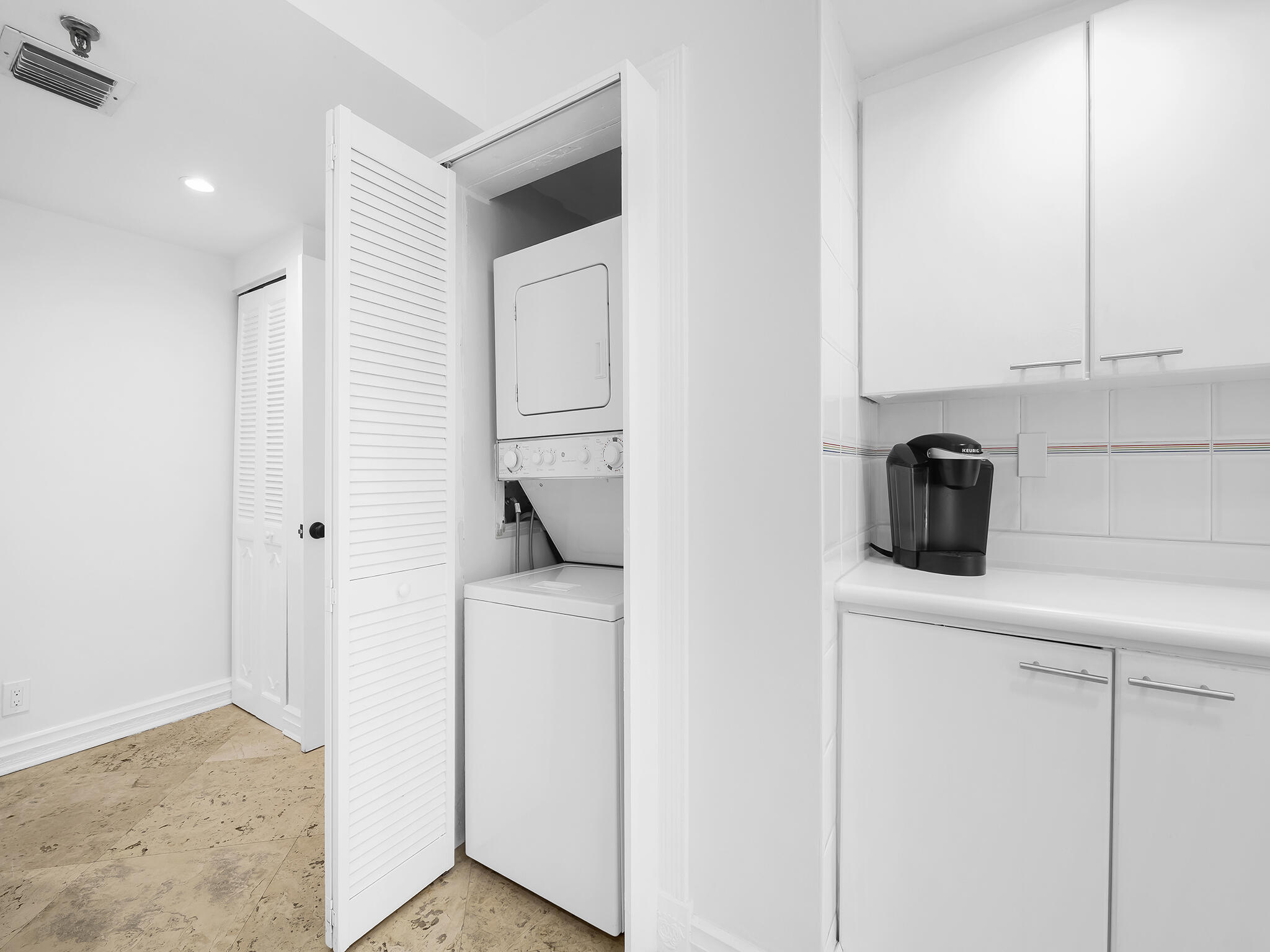 2917 S Ocean Boulevard 304 Property Photo 24