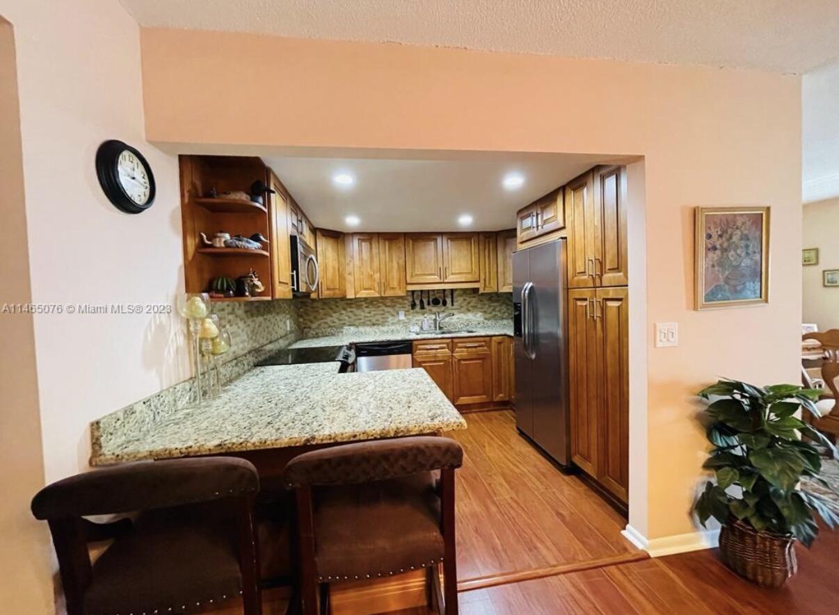 308 Wellington D Property Photo 6