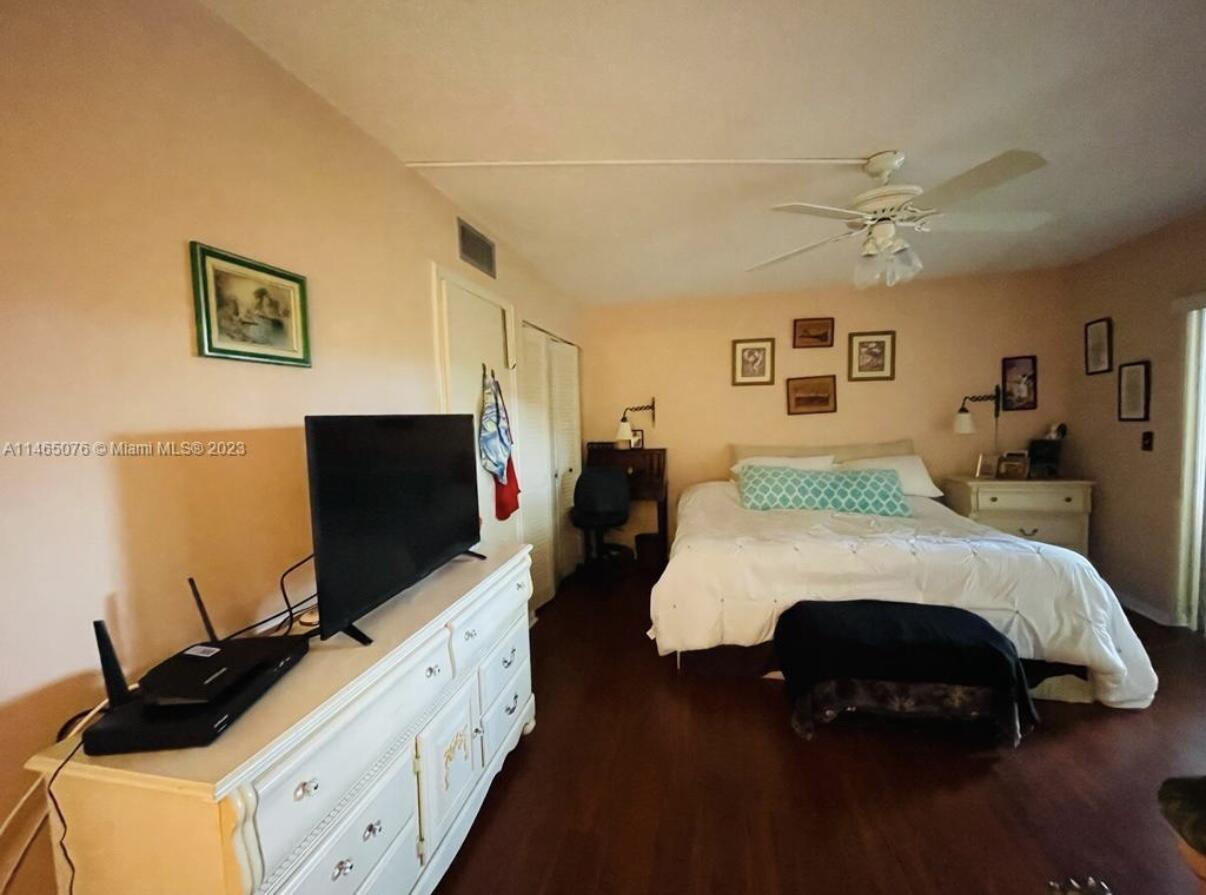 308 Wellington D Property Photo 8