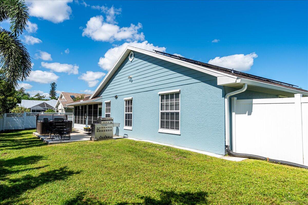 6876 Bronte Circle Property Photo 4