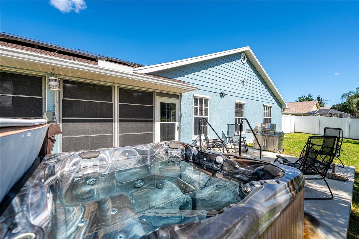 6876 Bronte Circle Property Photo 6