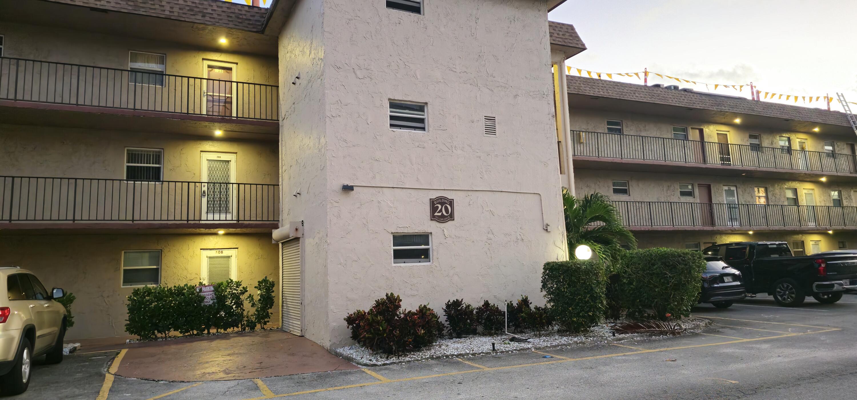 721 Lori Dr 105 Property Photo 1