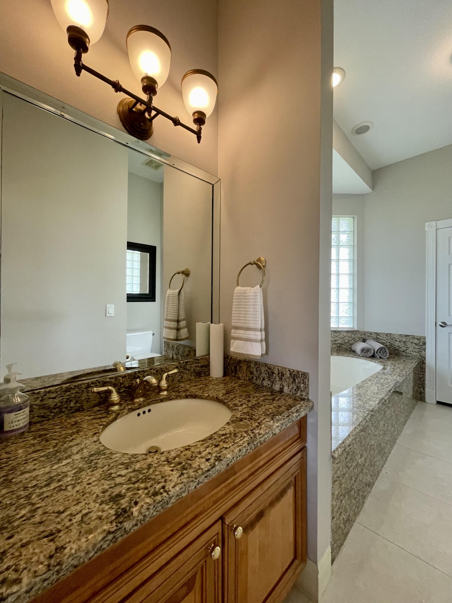 15590 Hawker Lane Property Photo 5