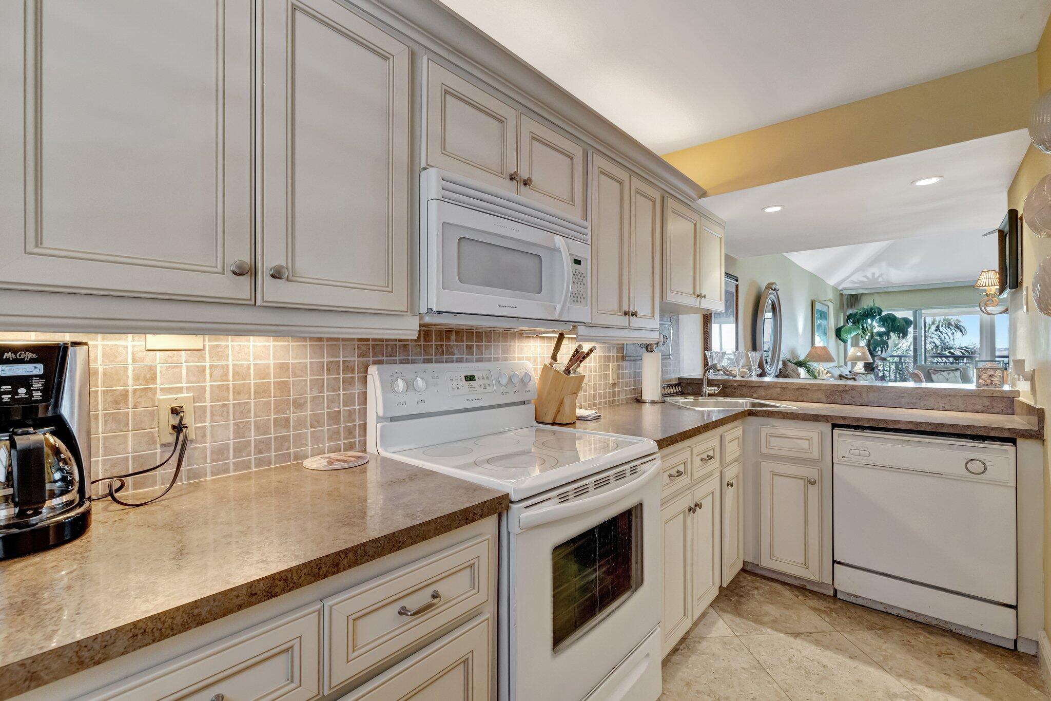 1555 Ne Ocean Boulevard 402 Property Photo 12