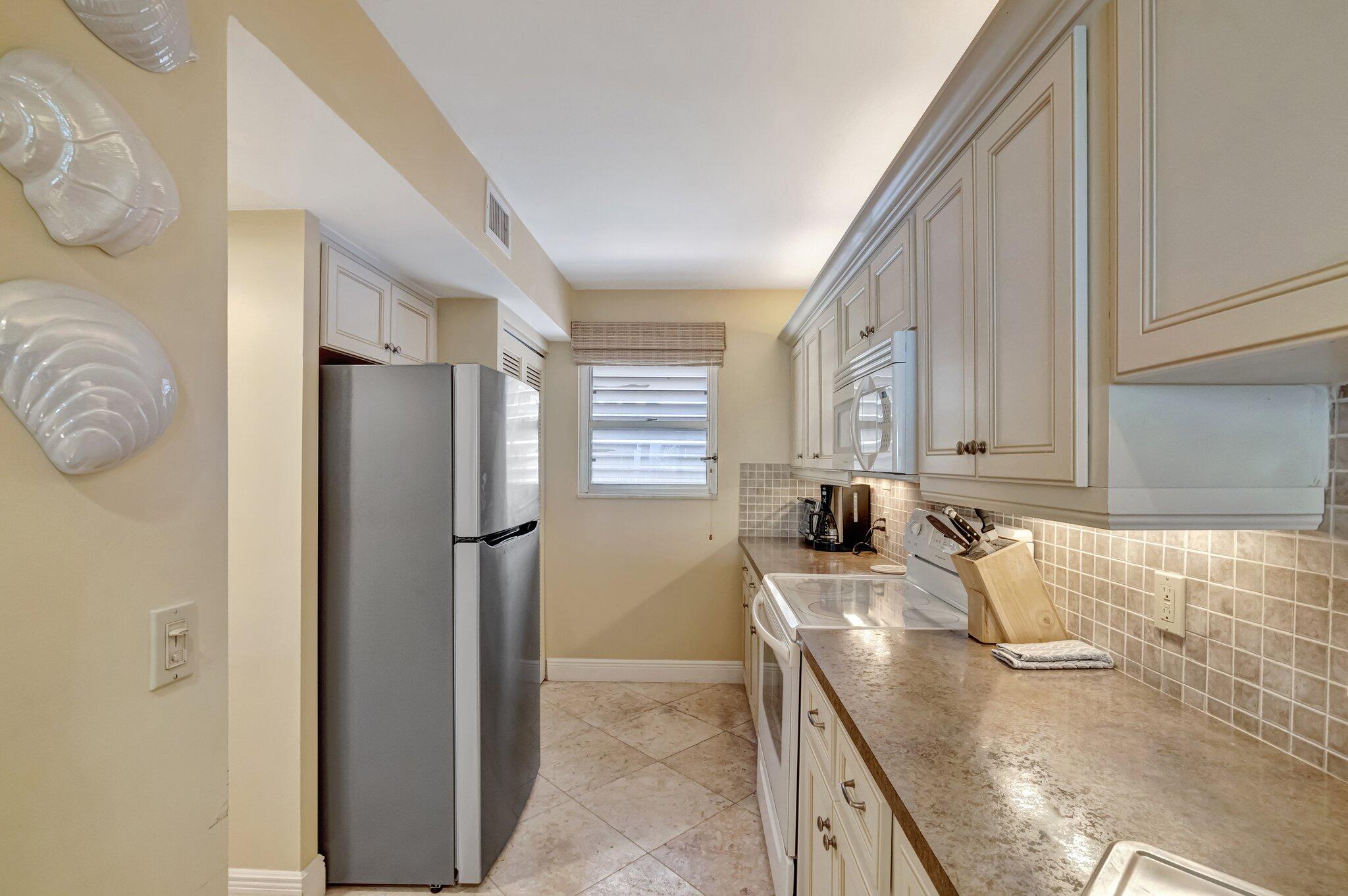 1555 Ne Ocean Boulevard 402 Property Photo 13