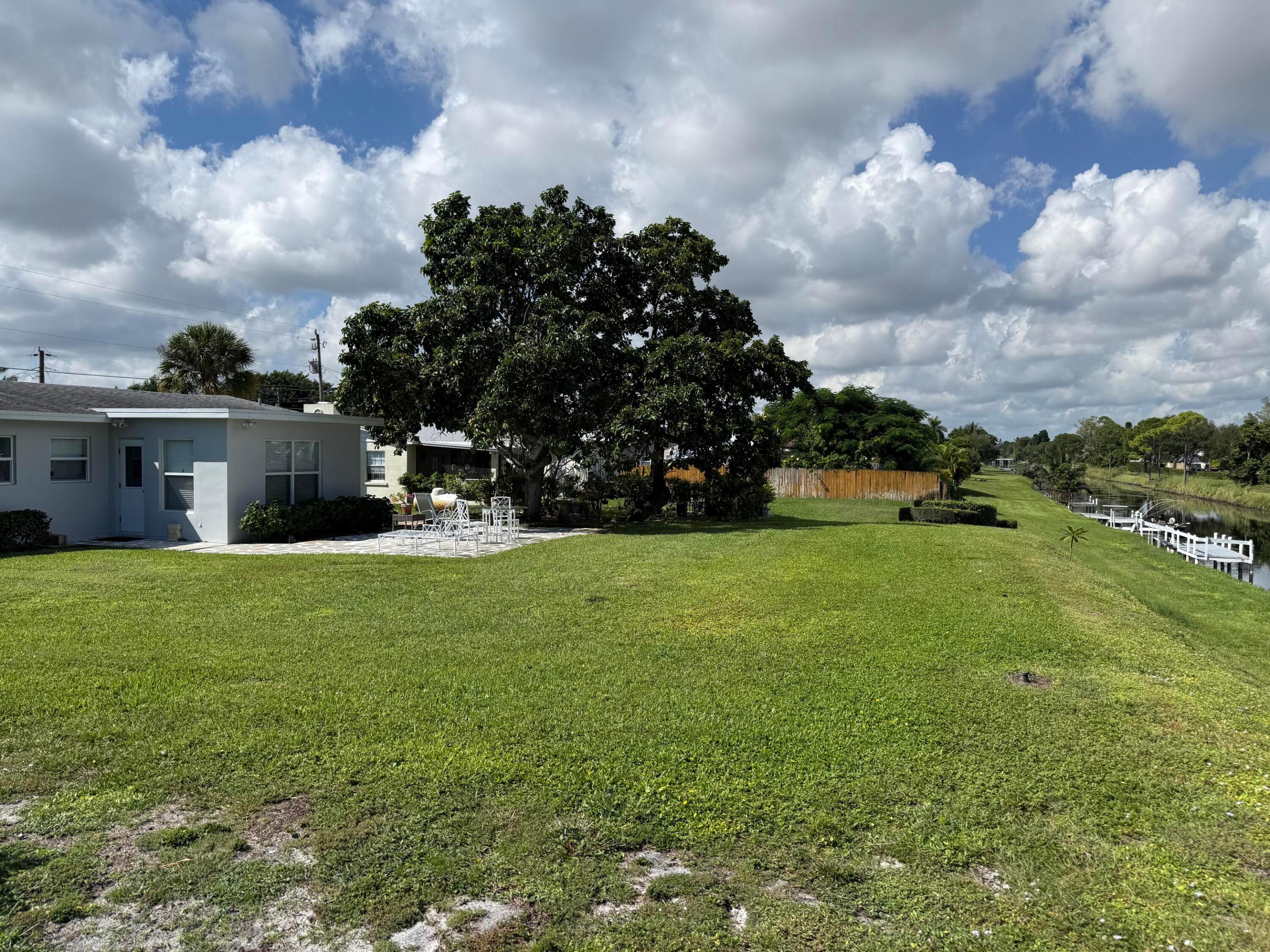 2623 Northside Drive Property Photo 4