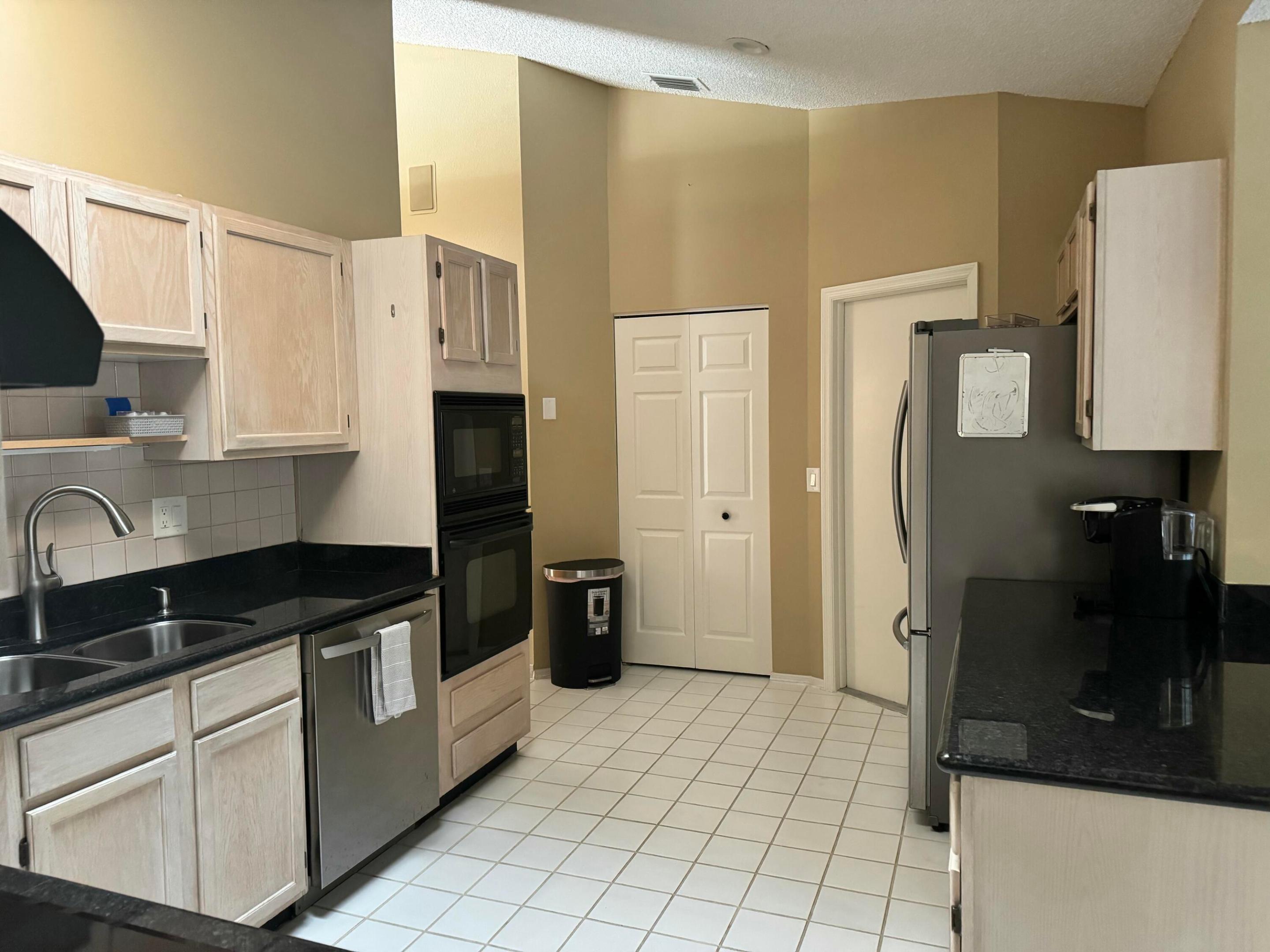 2937 Se Cates Circle Property Photo 15