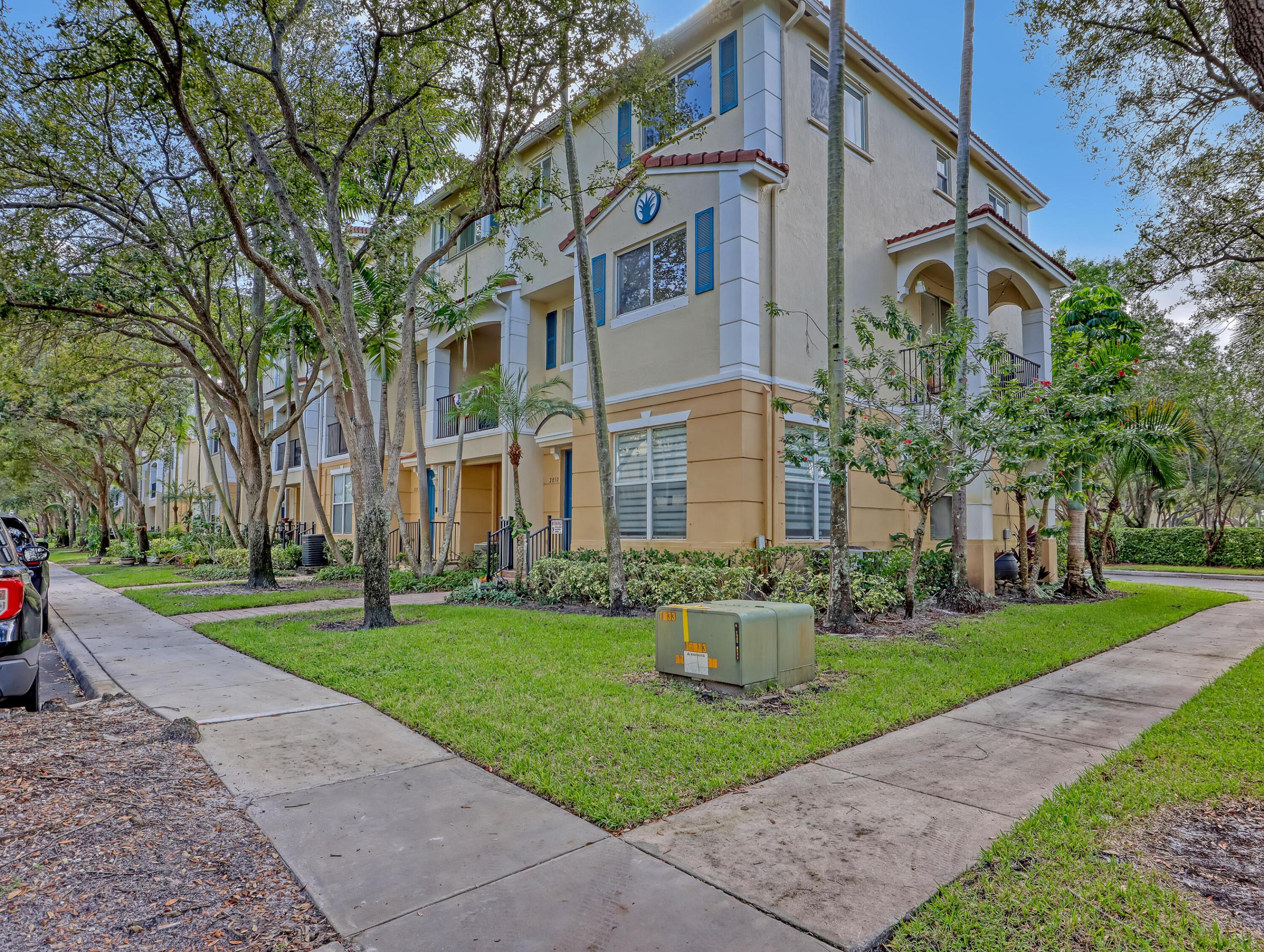 2850 S Oasis Drive Property Photo 3