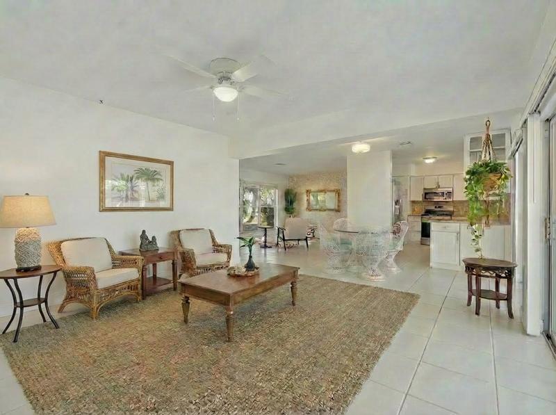 1001 Se 5 Avenue Property Photo 6