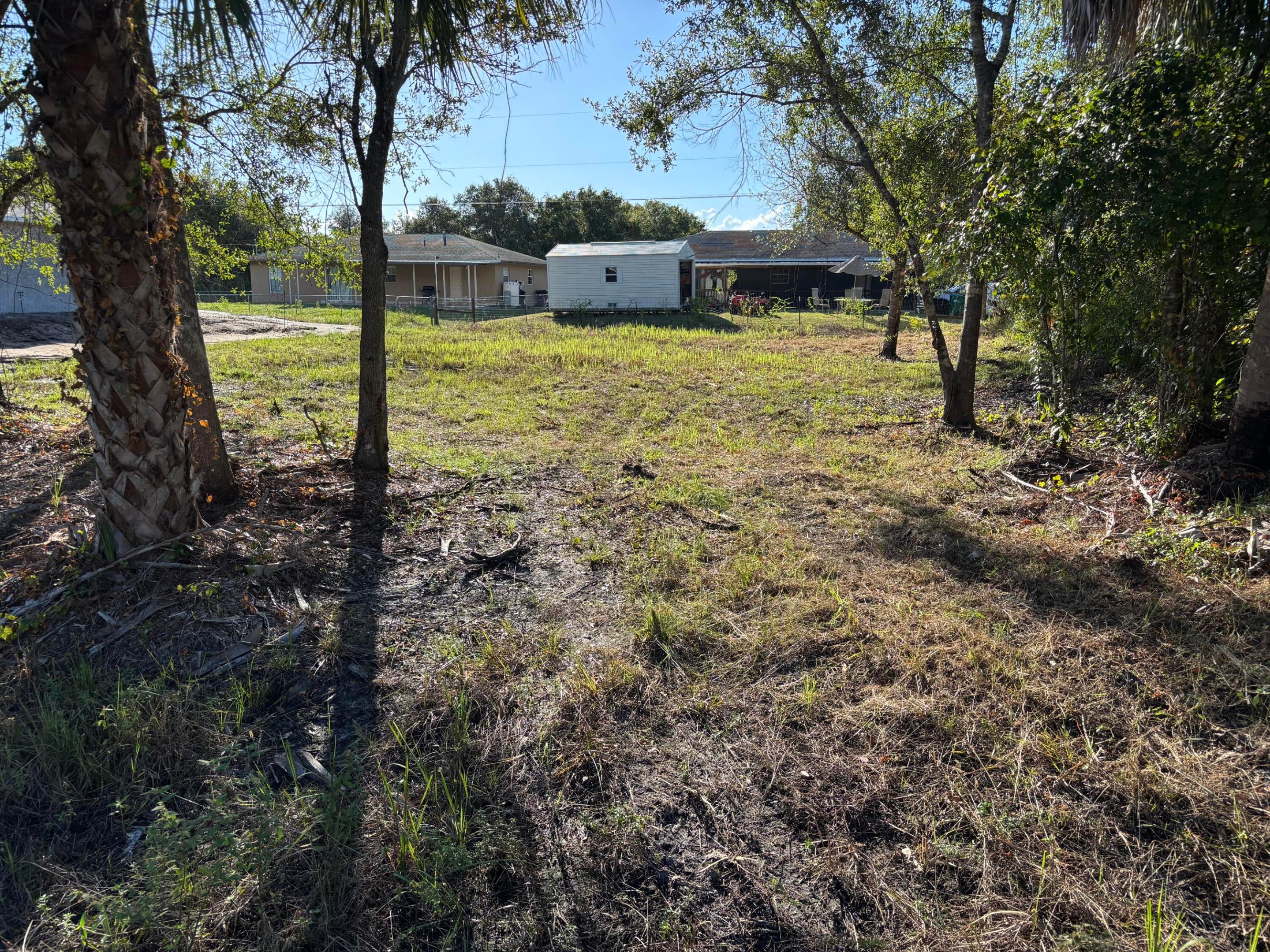 2897 Nw 32nd Avenue Property Photo 4
