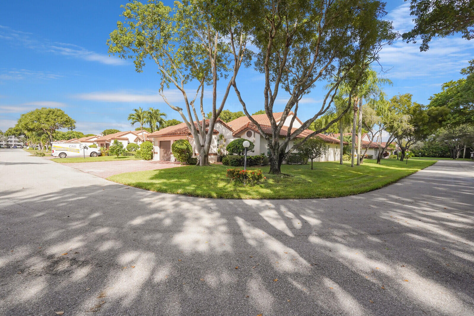 6099 Waldwick Circle Property Photo 4