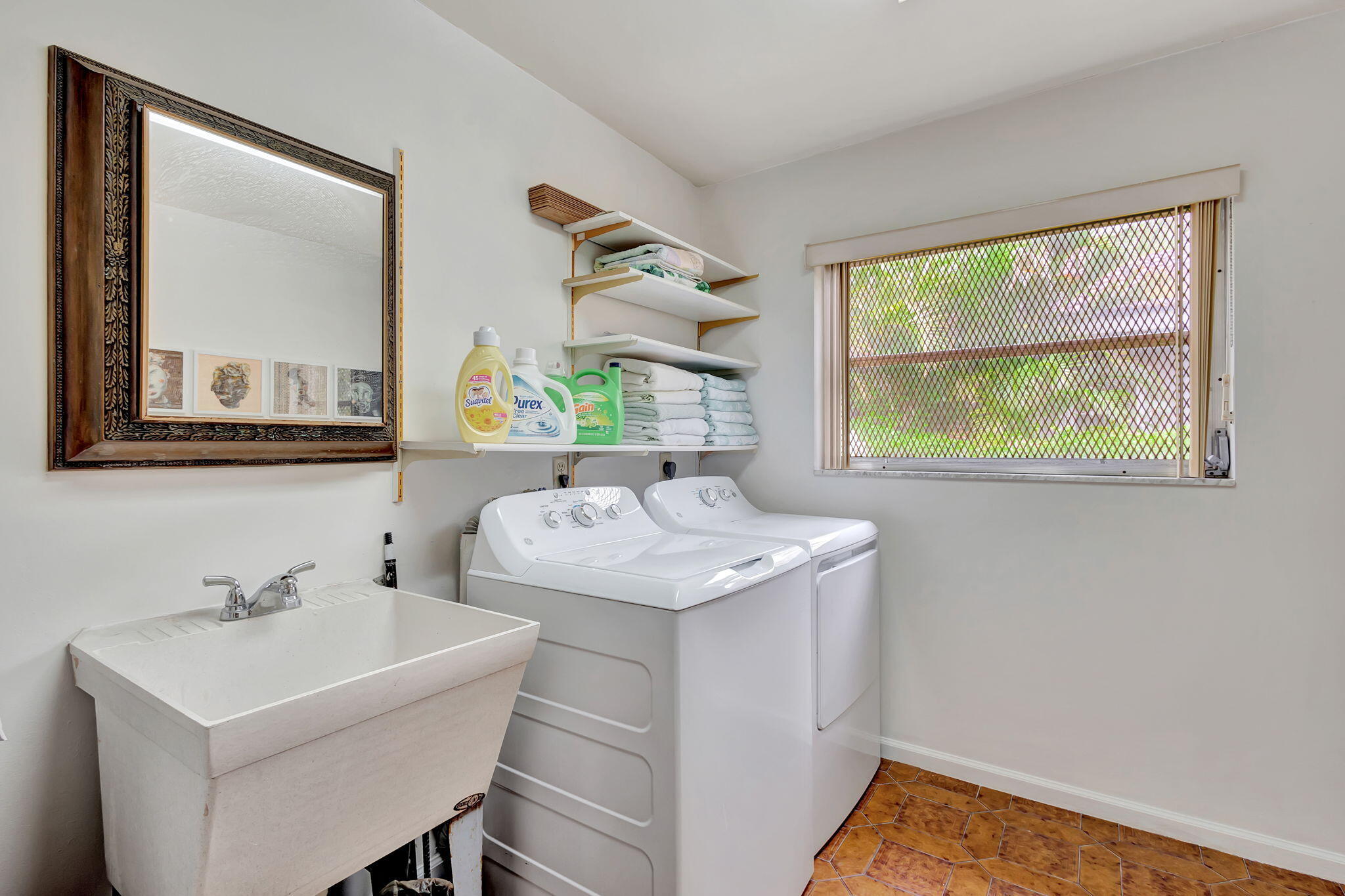 1141 Pine Point Road Property Photo 12