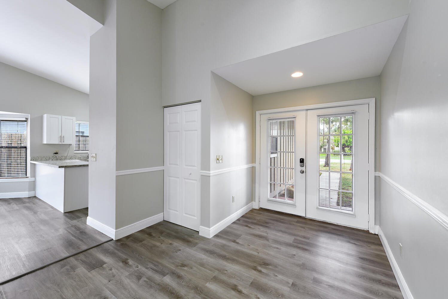 916 Daffodil Drive Property Photo 3