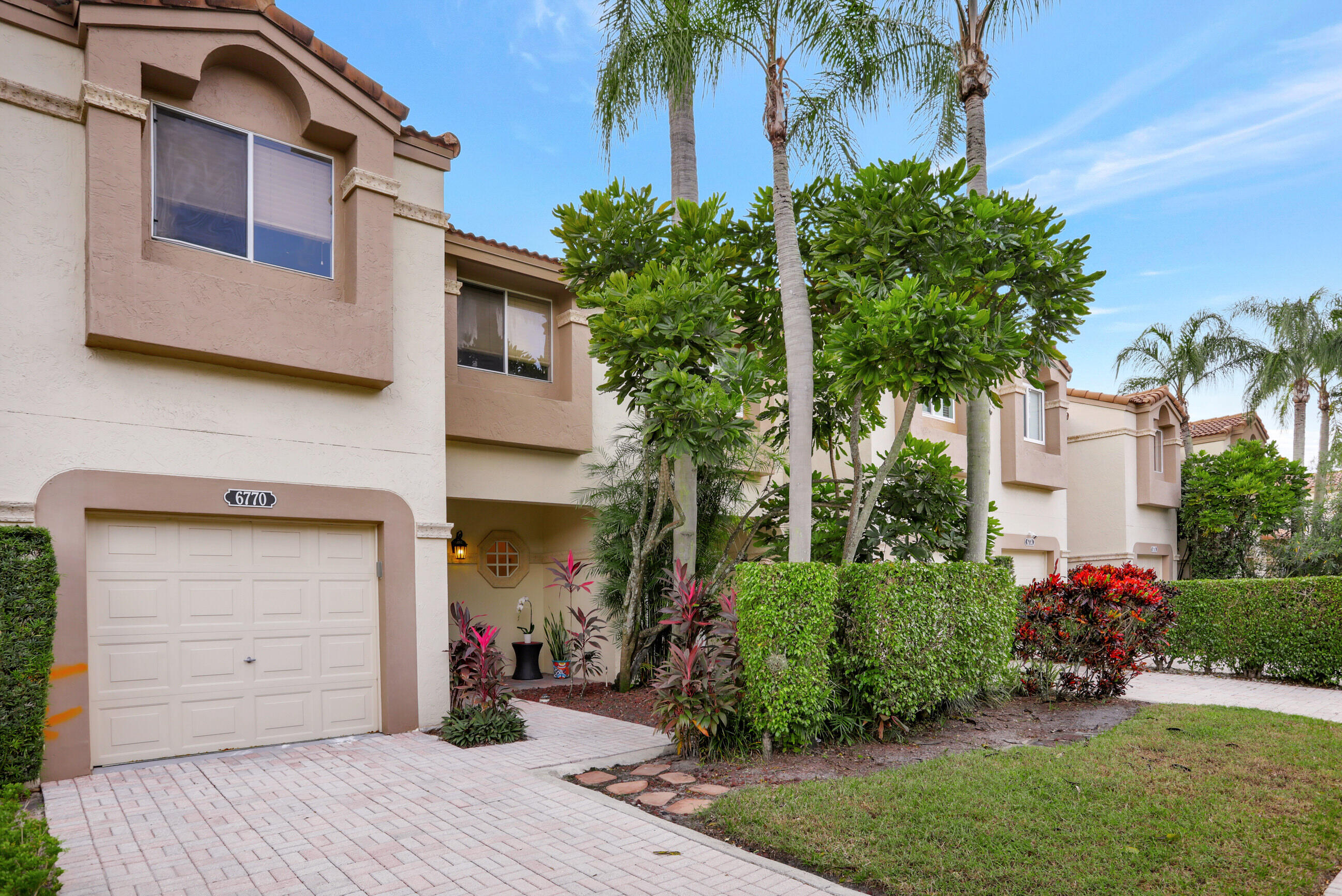 6770 Via Regina Property Photo 2