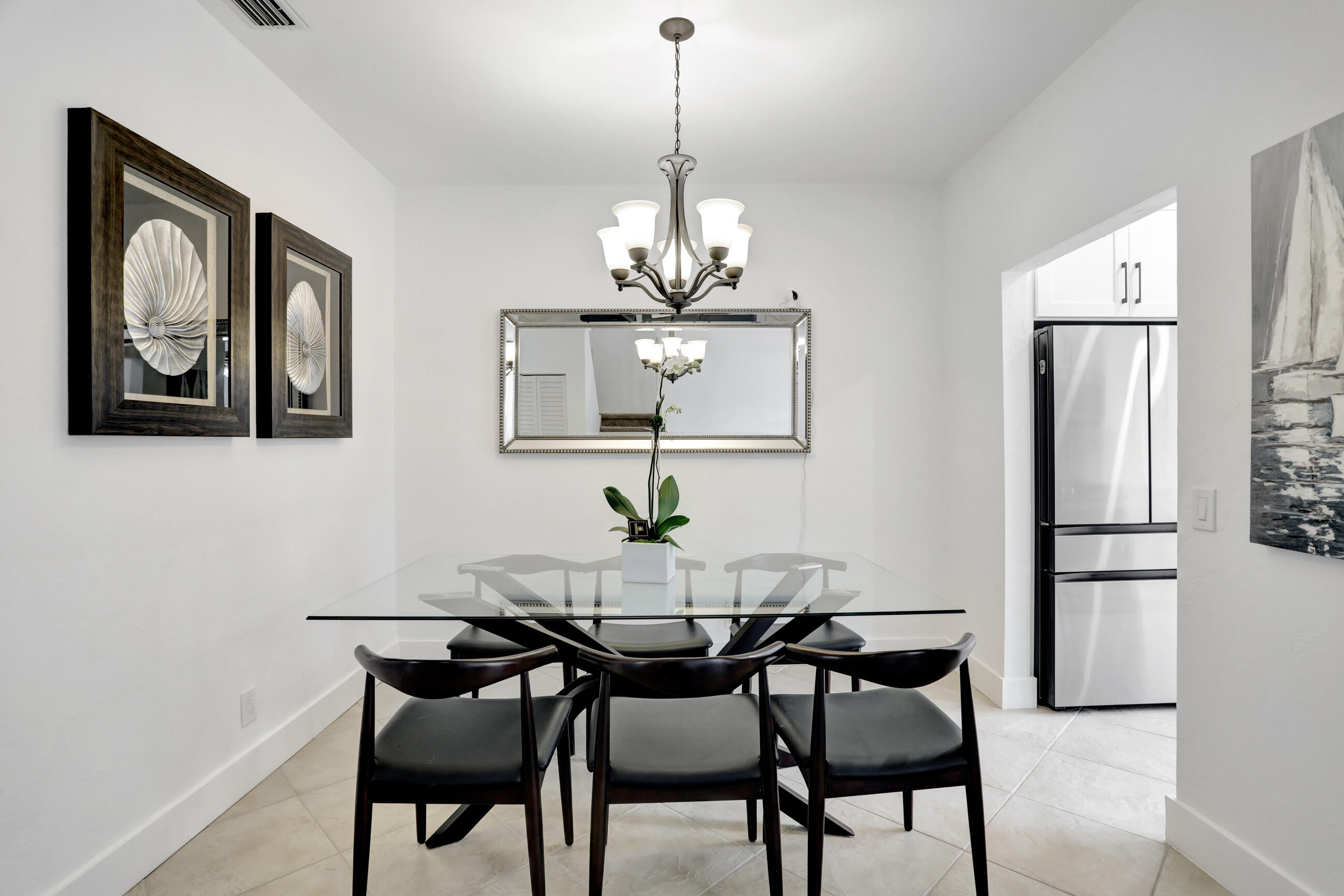6770 Via Regina Property Photo 4
