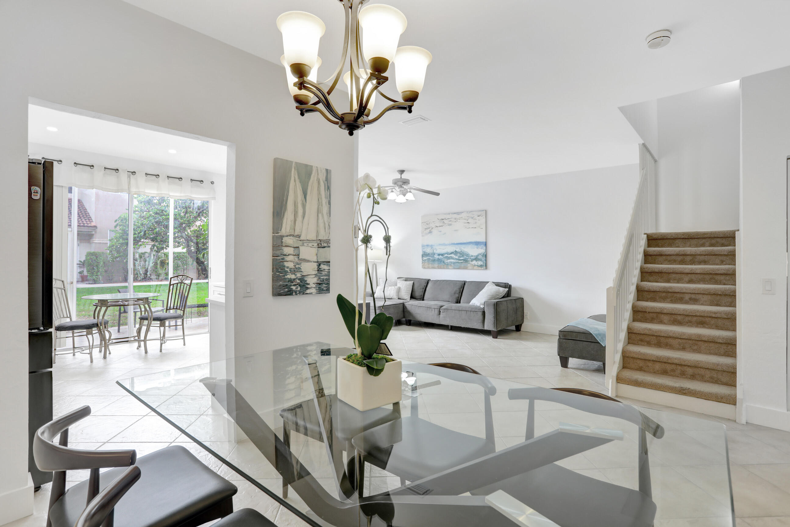6770 Via Regina Property Photo 8