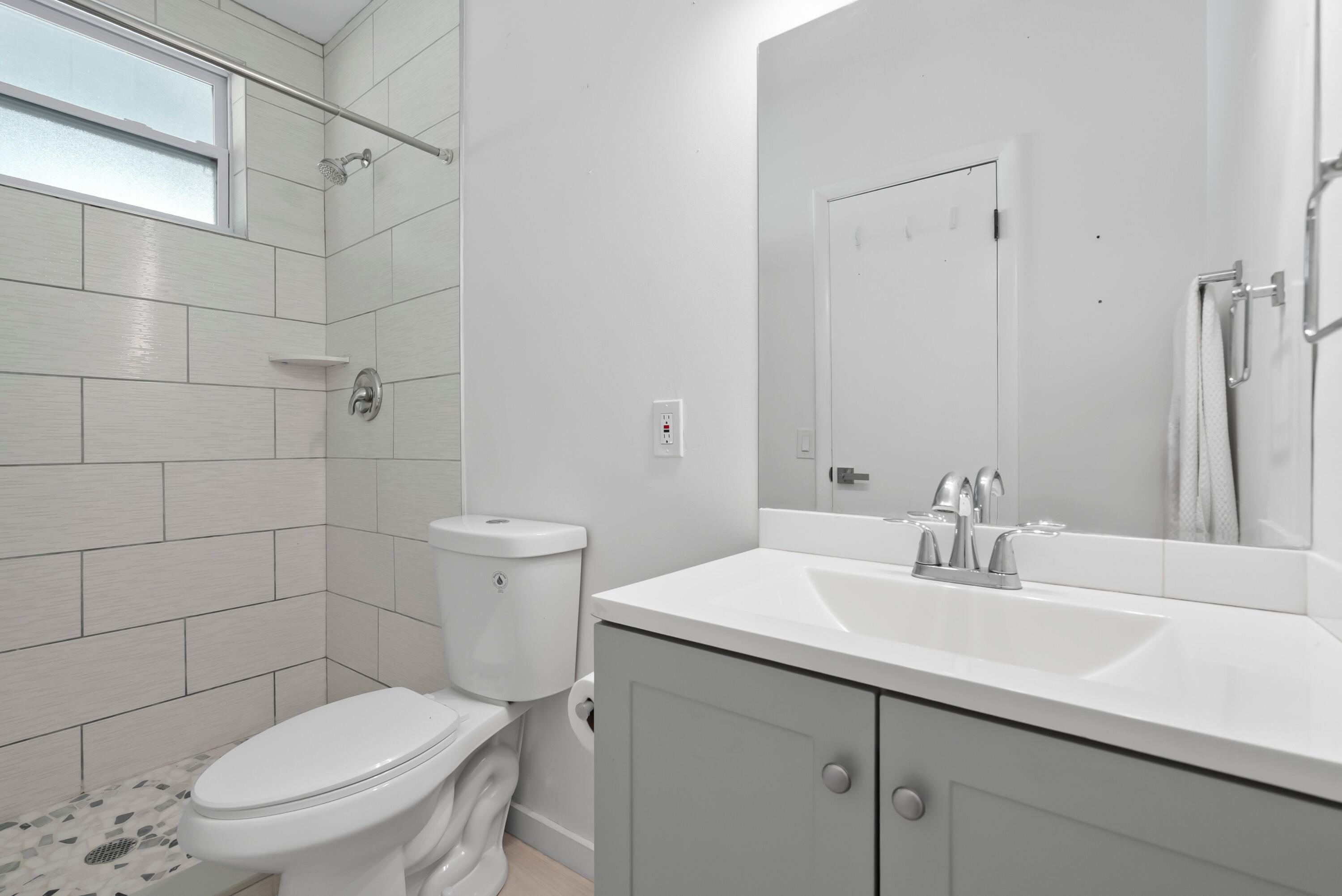 670 Hernando Street C Property Photo 13