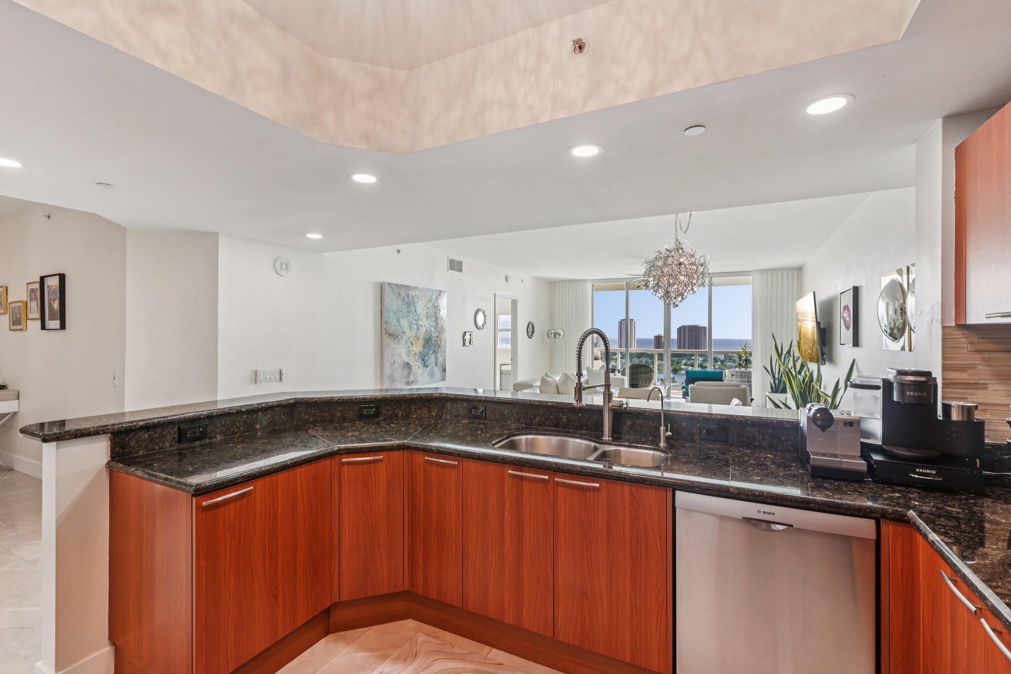 2640 Lake Shore Drive 2312 Property Photo 13