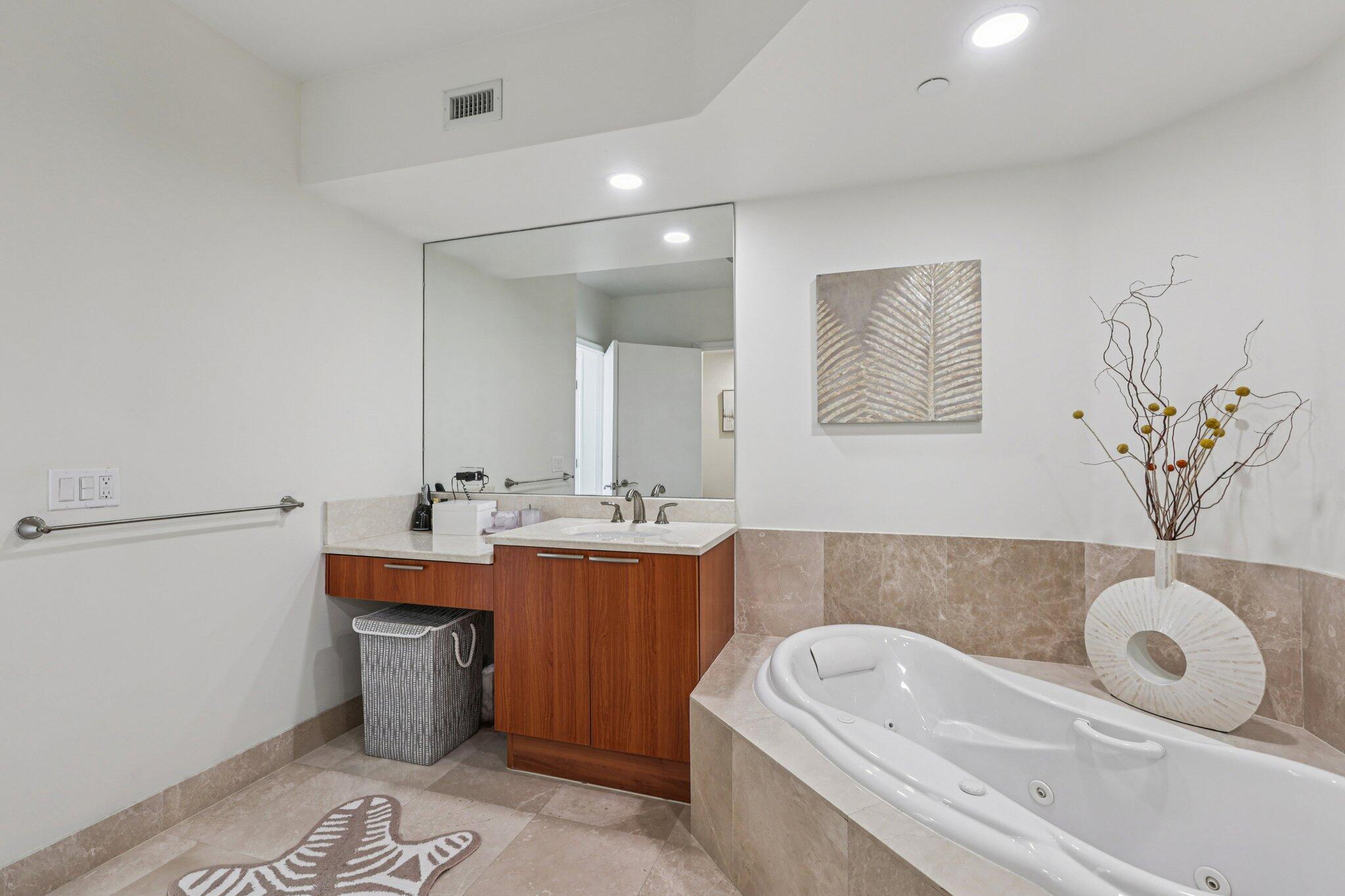 2640 Lake Shore Drive 2312 Property Photo 38