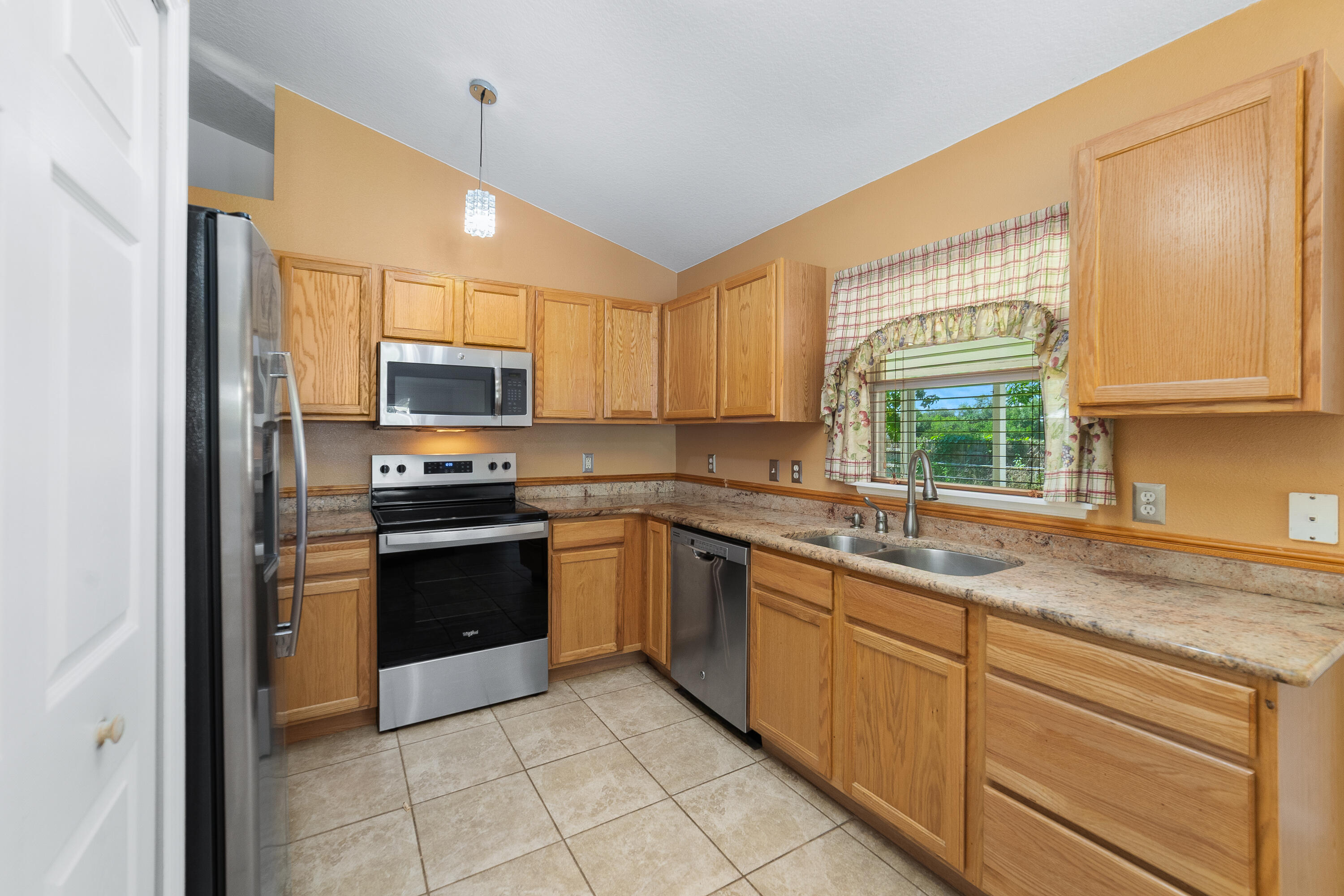 1165 Se 40th Avenue Property Photo 4