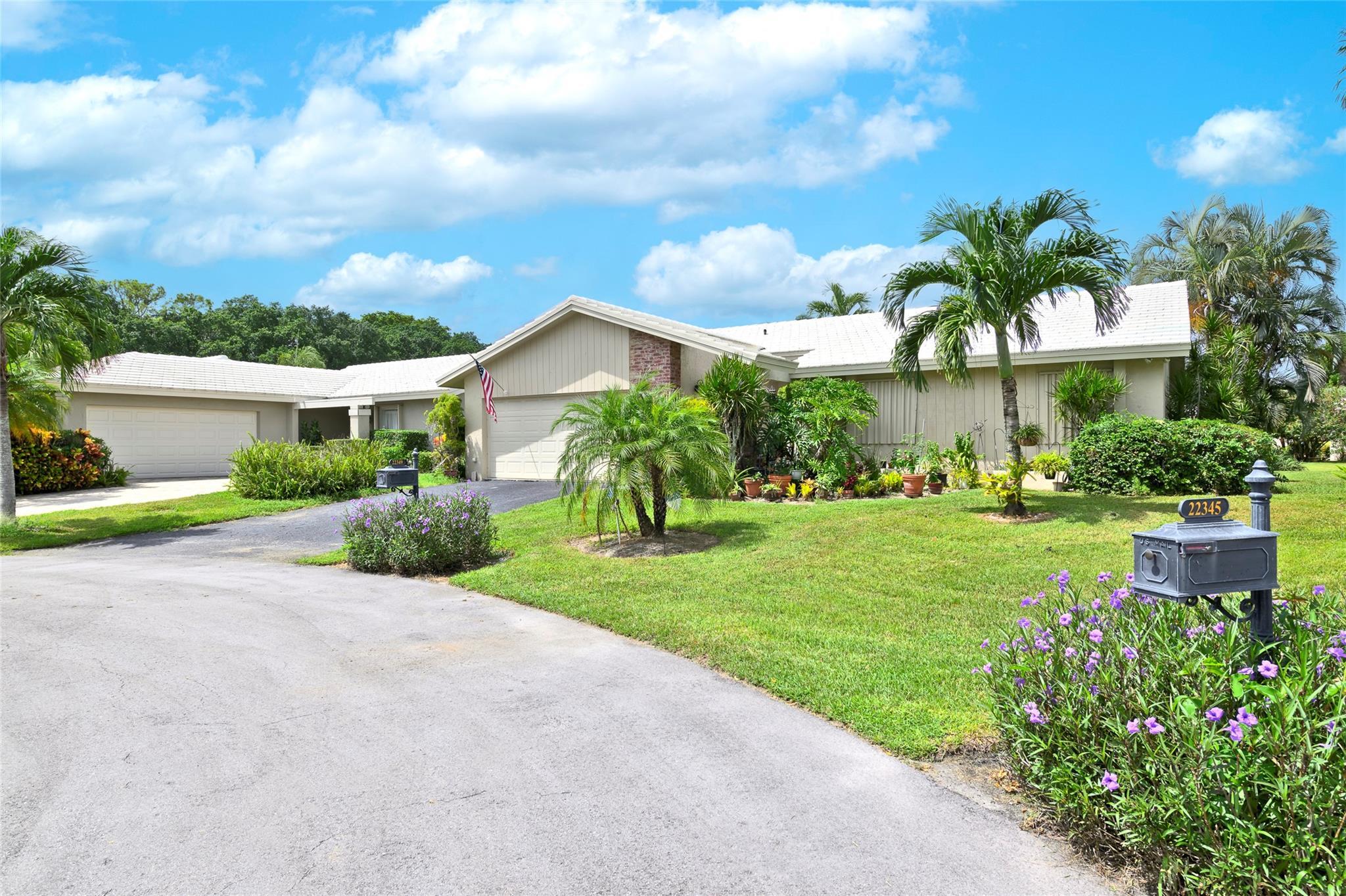 22349 Treetop Circle Property Photo 3