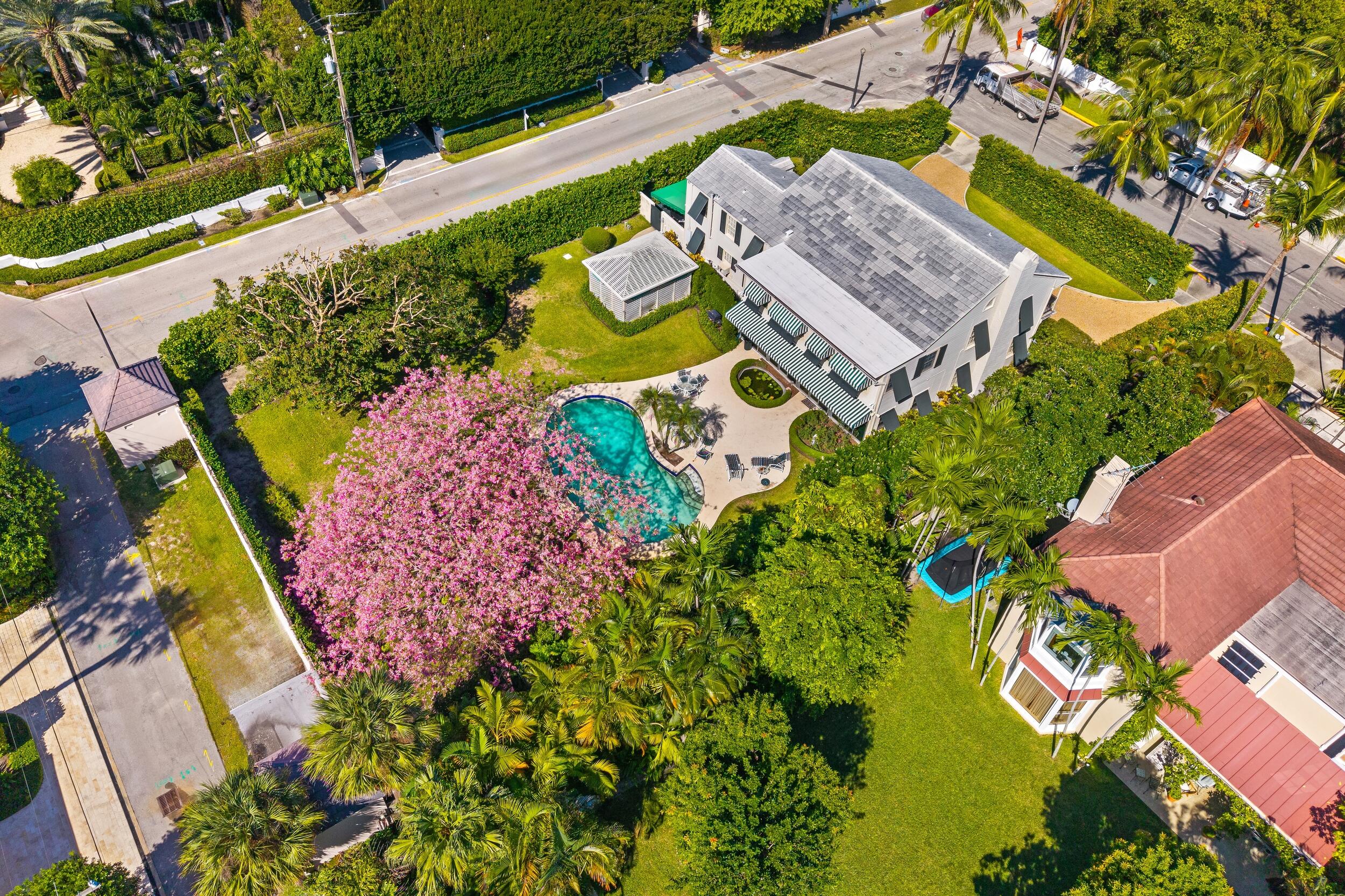 334 Barton Avenue Property Photo 4
