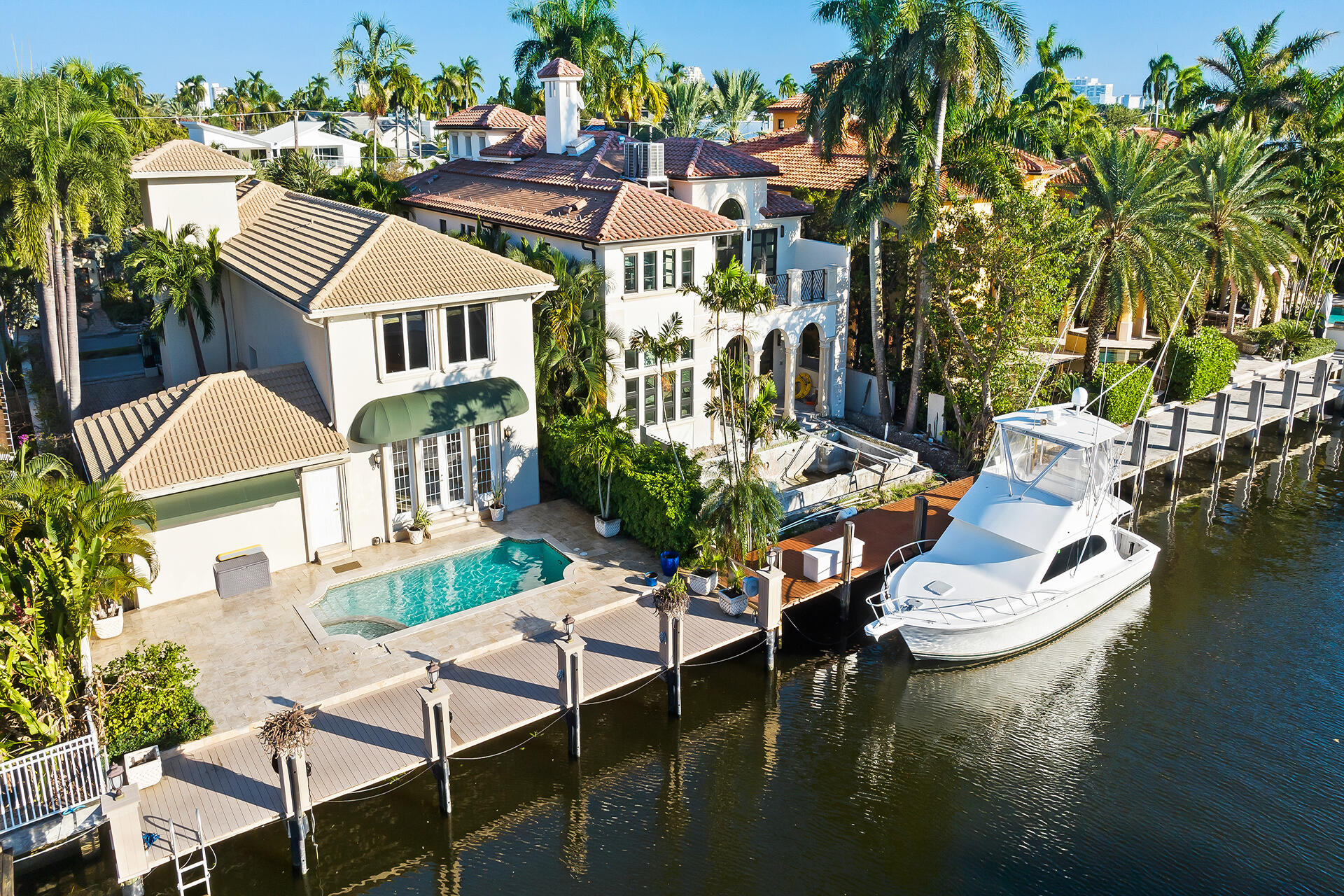 413 Coconut Isle Drive Property Photo 1