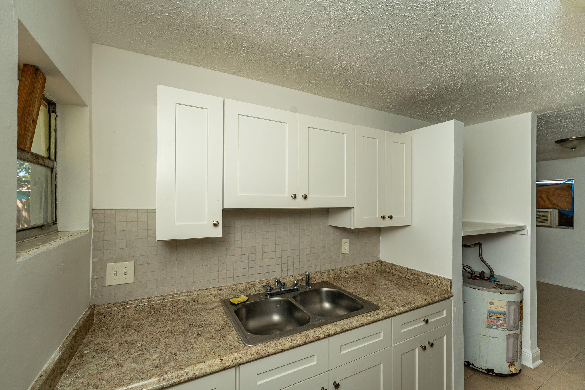2108 Avenue E Property Photo 8