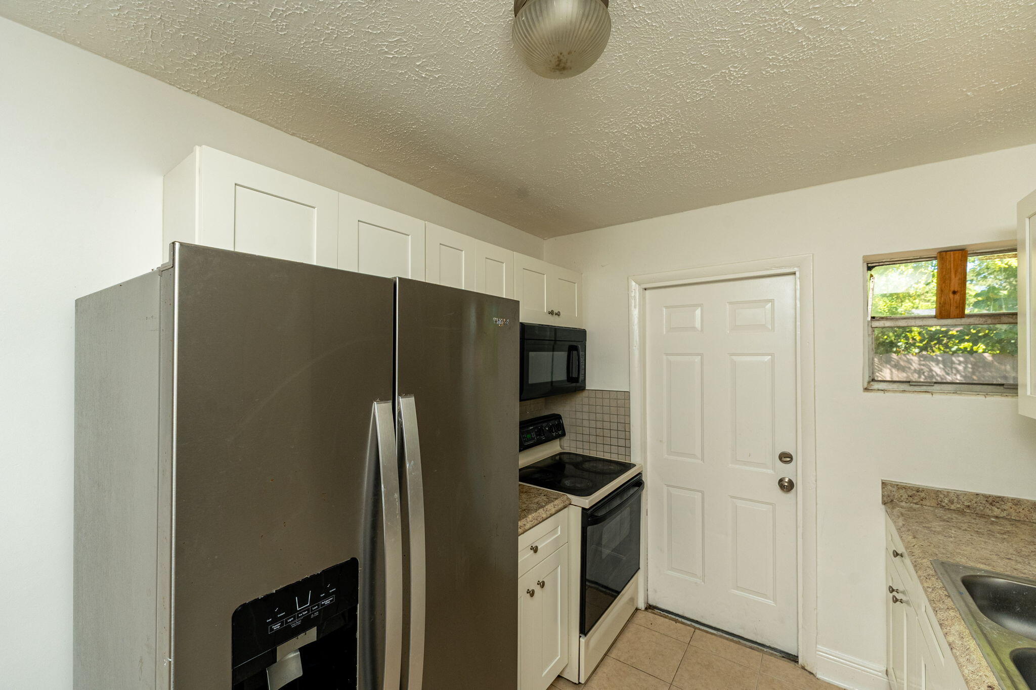 2108 Avenue E Property Photo 10
