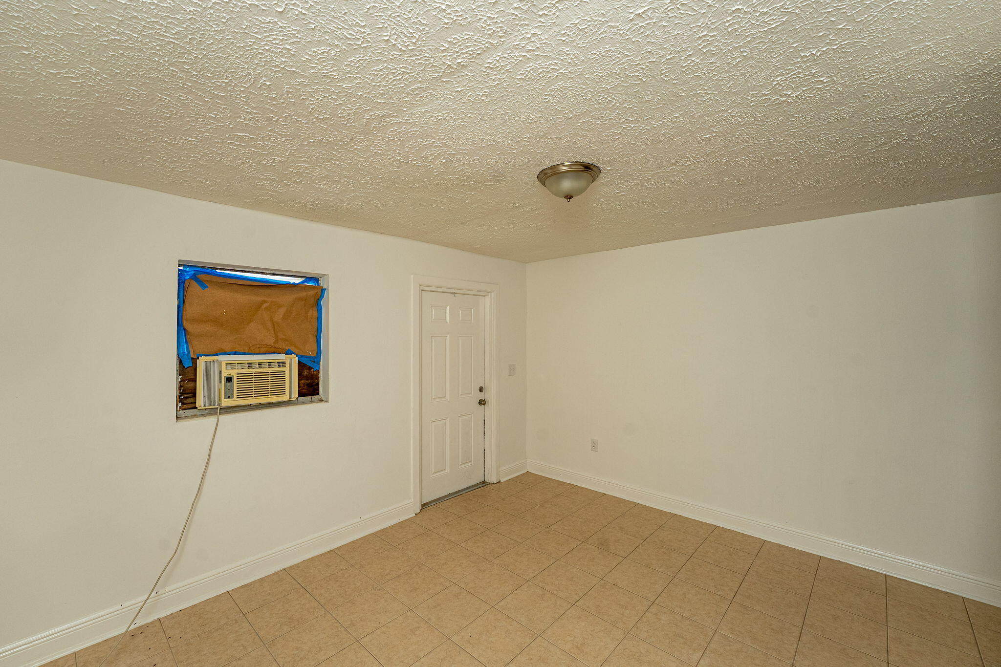 2108 Avenue E Property Photo 12
