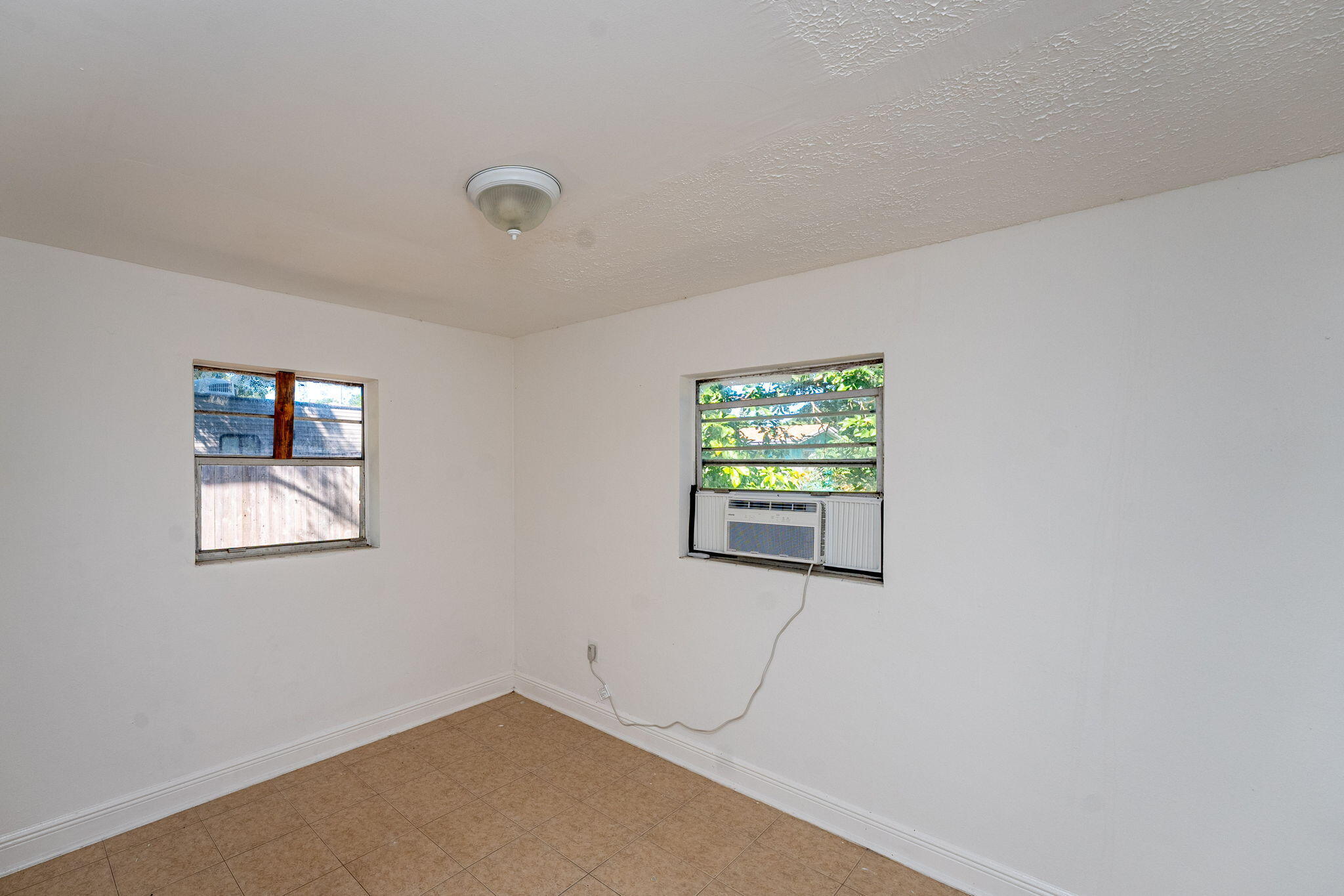 2108 Avenue E Property Photo 14