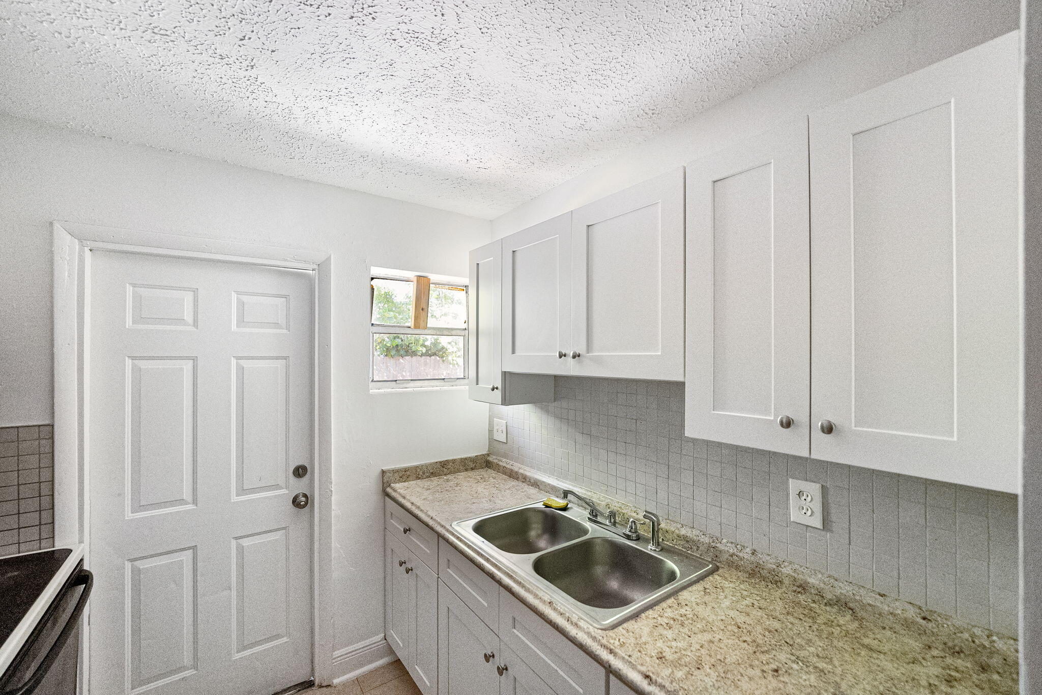 2108 Avenue E Property Photo 19