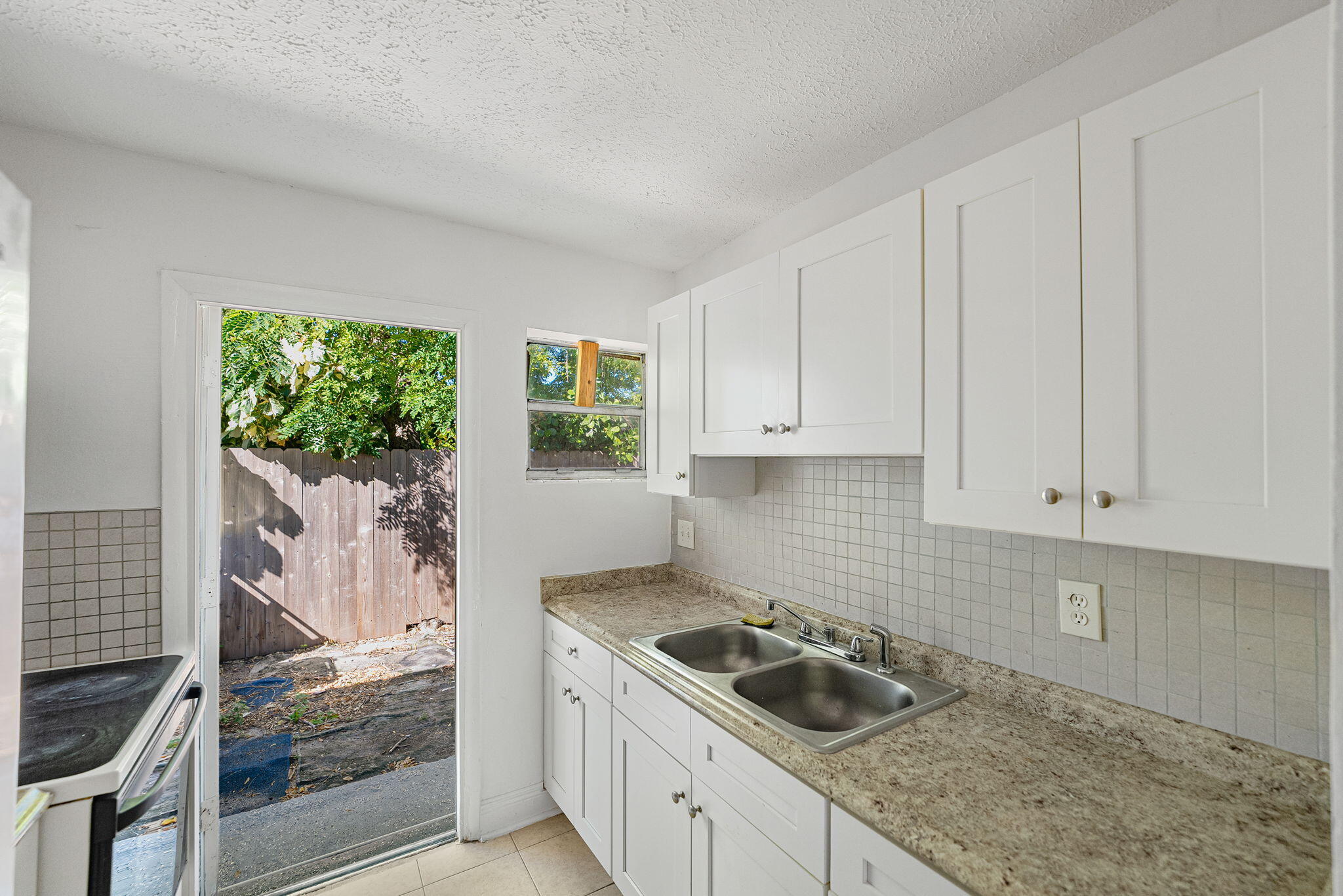 2108 Avenue E Property Photo 24