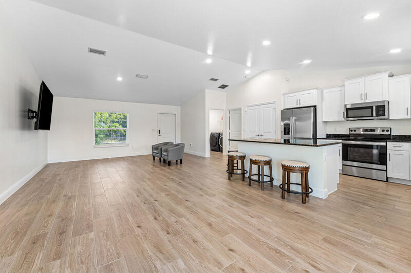 18476 40th Run N Property Photo 5