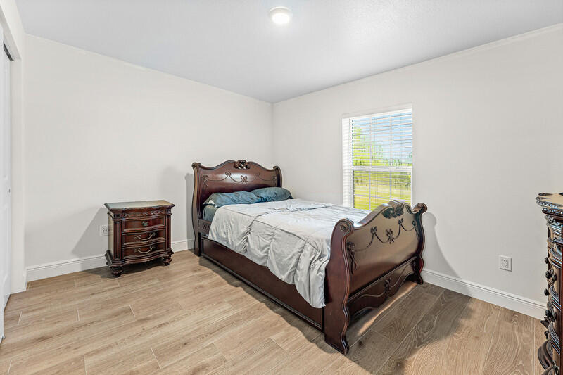 18476 40th Run N Property Photo 11
