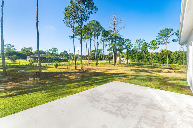 18476 40th Run N Property Photo 15