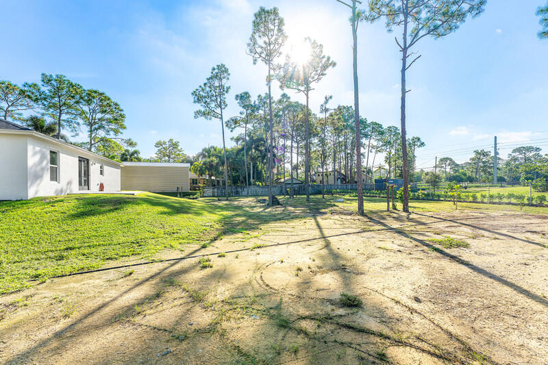 18476 40th Run N Property Photo 16
