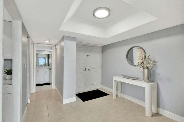 5550 N Ocean Drive 2b Property Photo 3