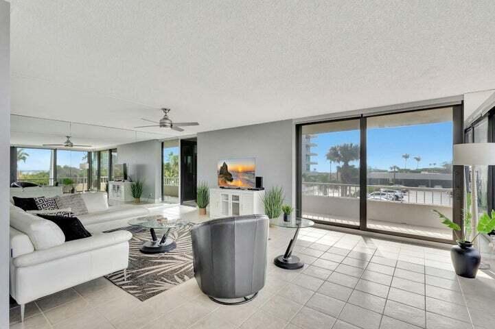 5550 N Ocean Drive 2b Property Photo 5
